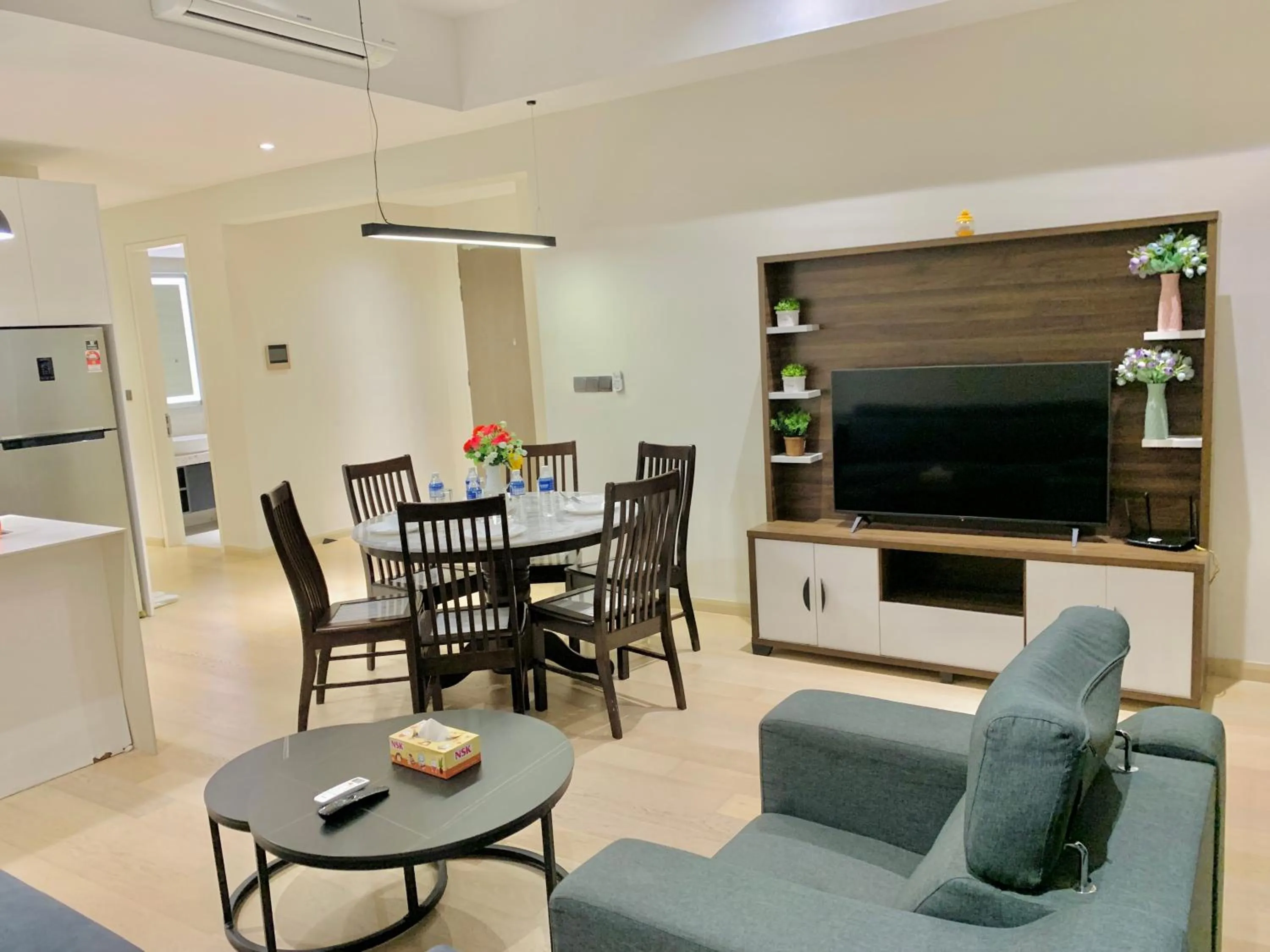 Communal lounge/ TV room in Star KLCC by Arman