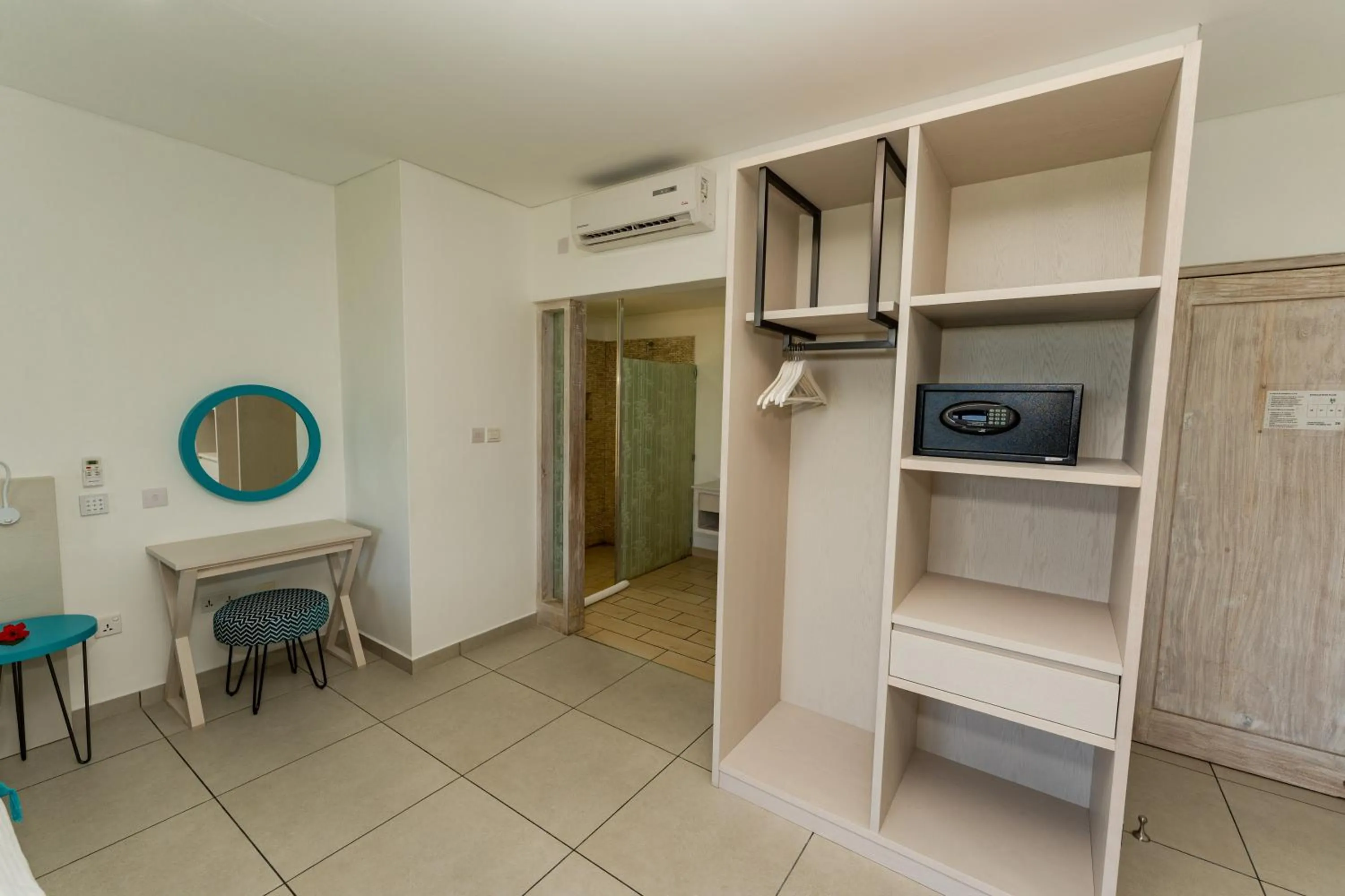 wardrobe in Valmer Resort and Spa