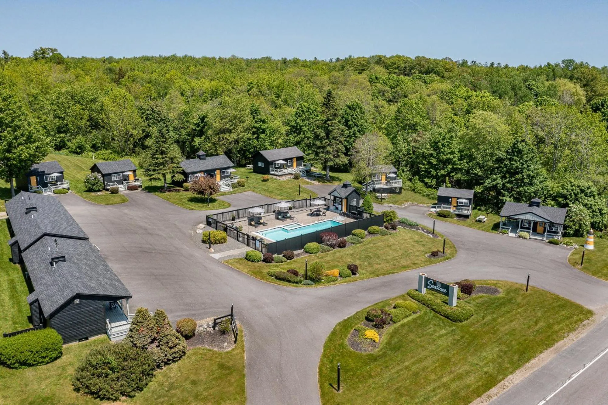 Property building in Seascape Motel & Cottages