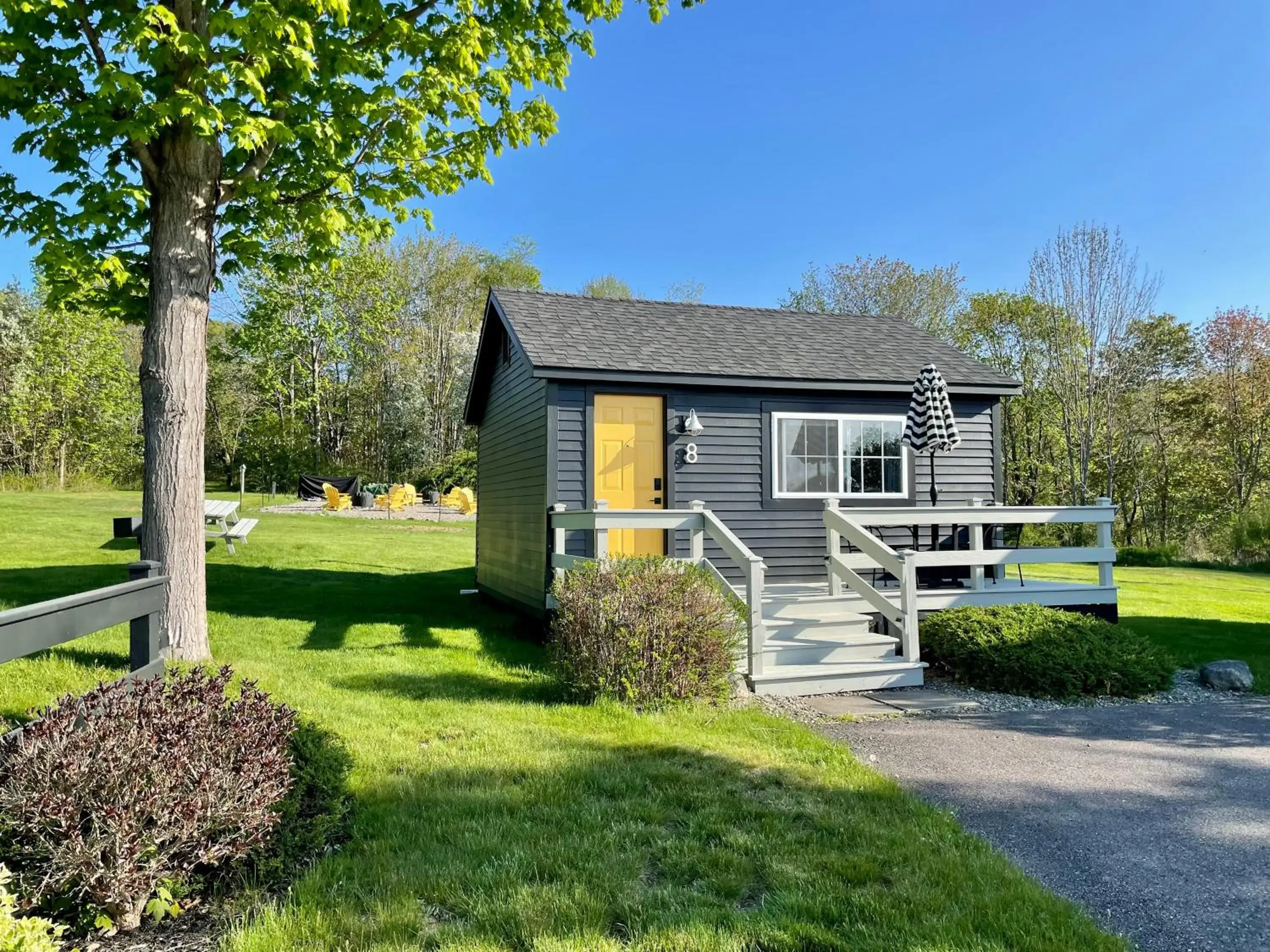 Studio Cottage with King Bed in Seascape Motel & Cottages Studio Cottage with King Bed in Seascape Motel & Cottages