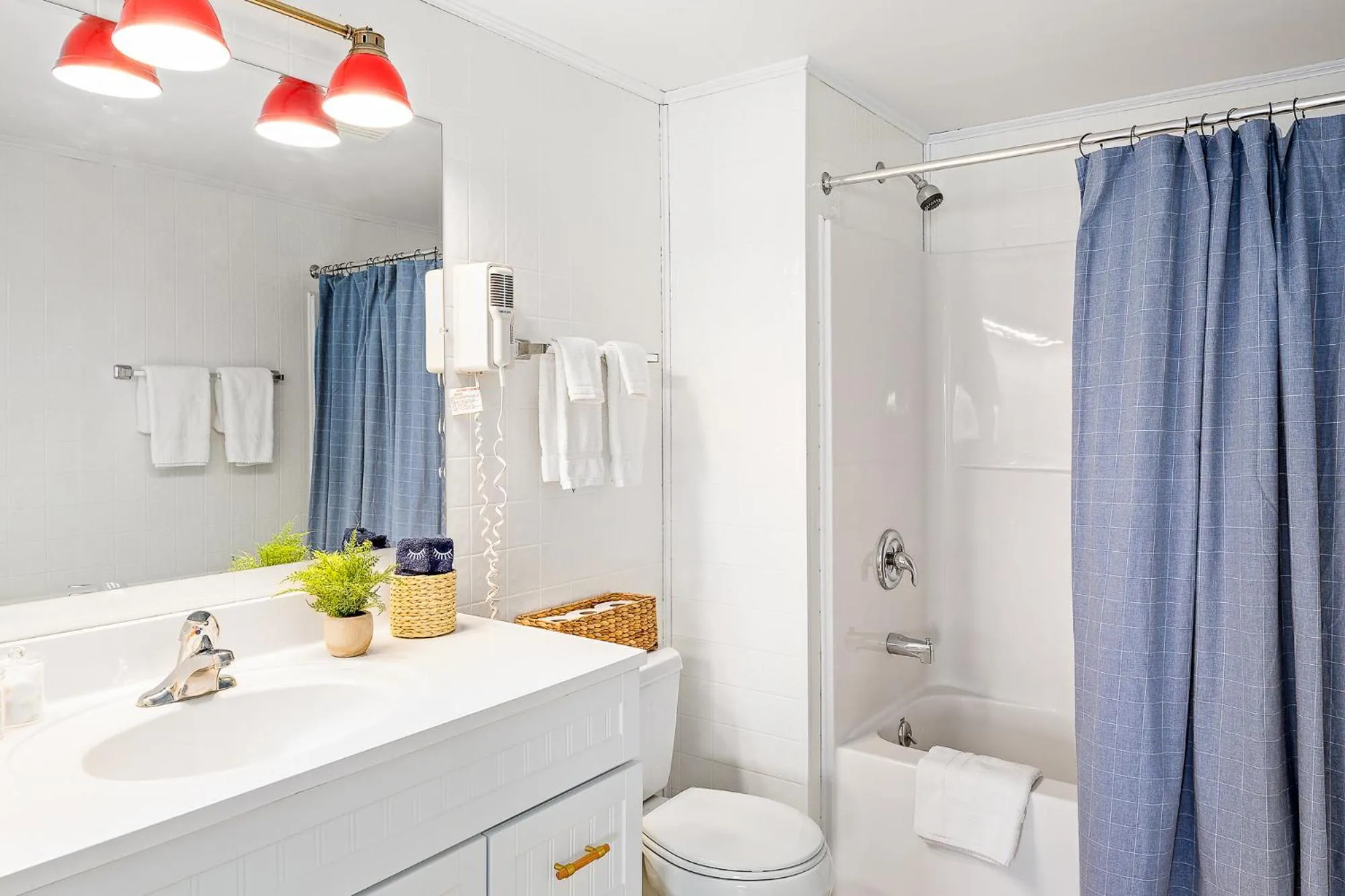 Bathroom in Seascape Motel & Cottages