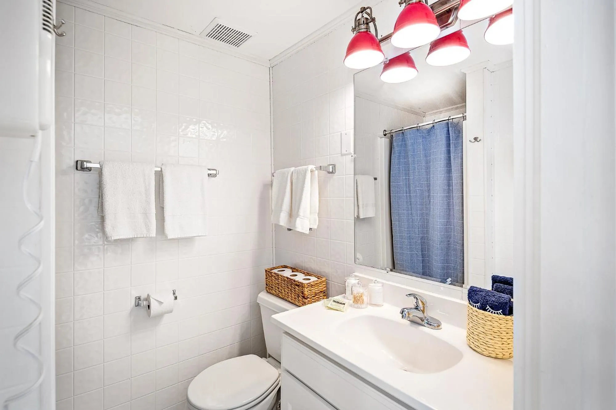 Bathroom in Seascape Motel & Cottages