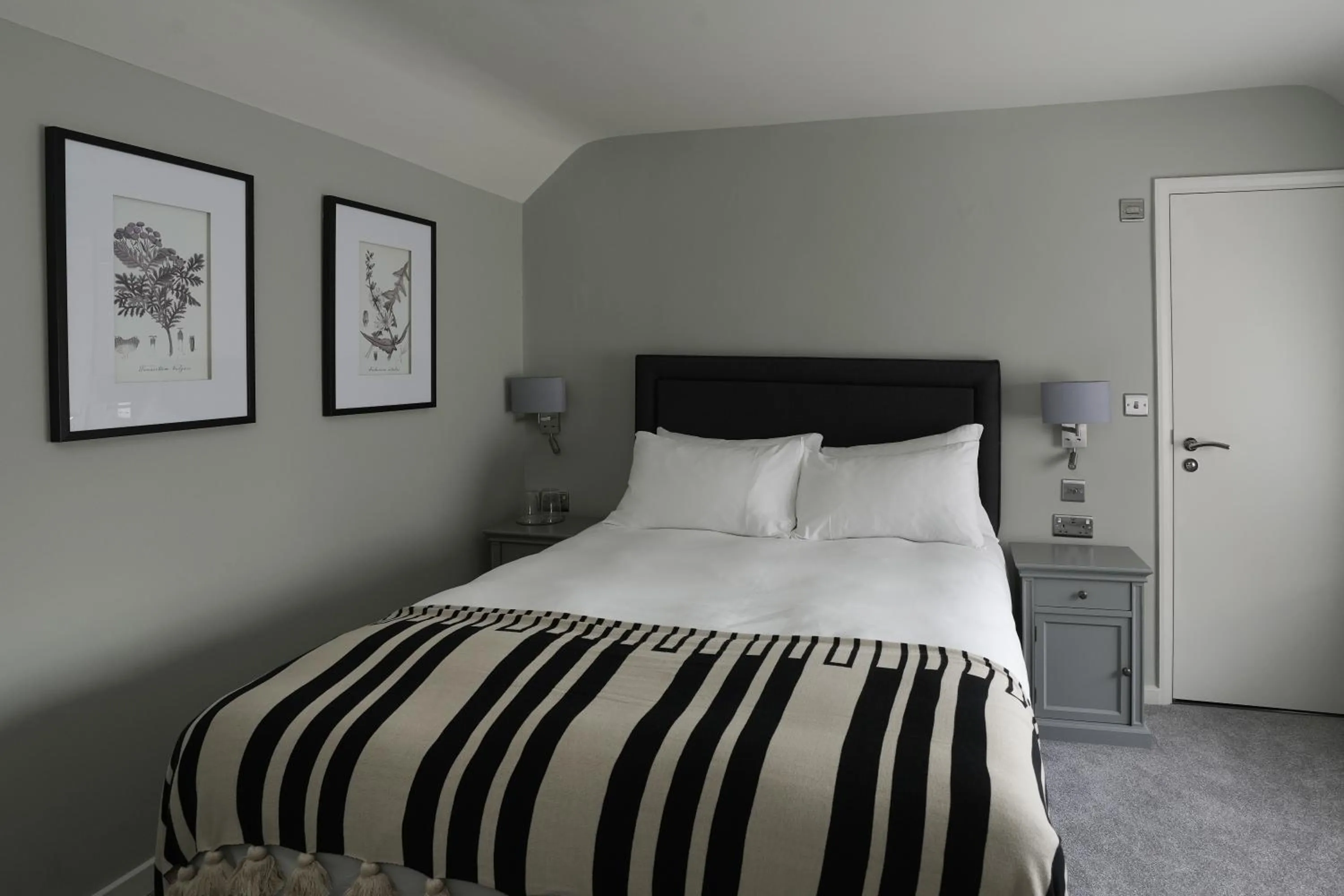 Bedroom, Bed in The Windmill