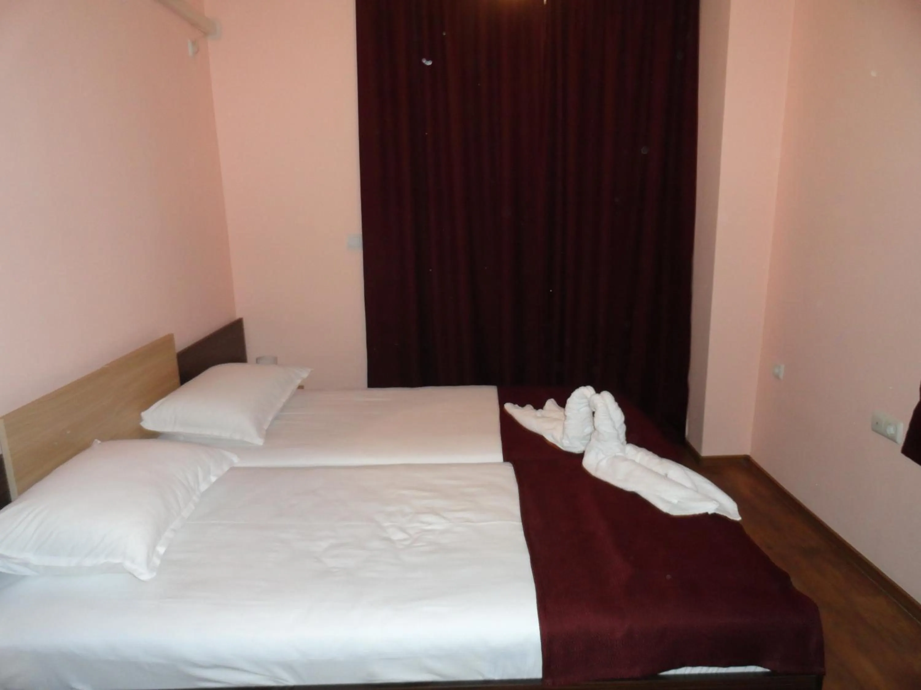 Bed in Cantilena Complex