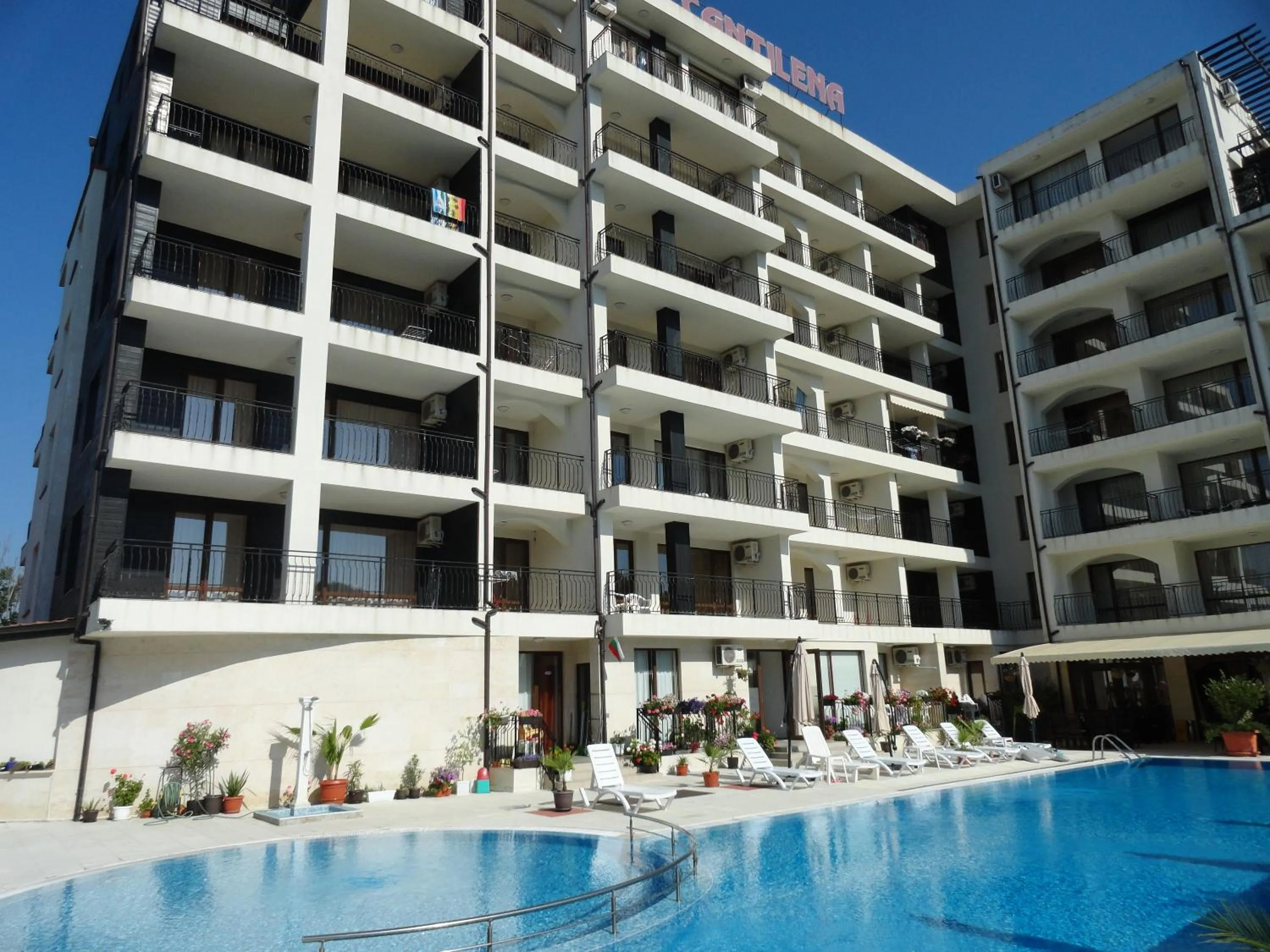 Swimming pool in Cantilena Complex