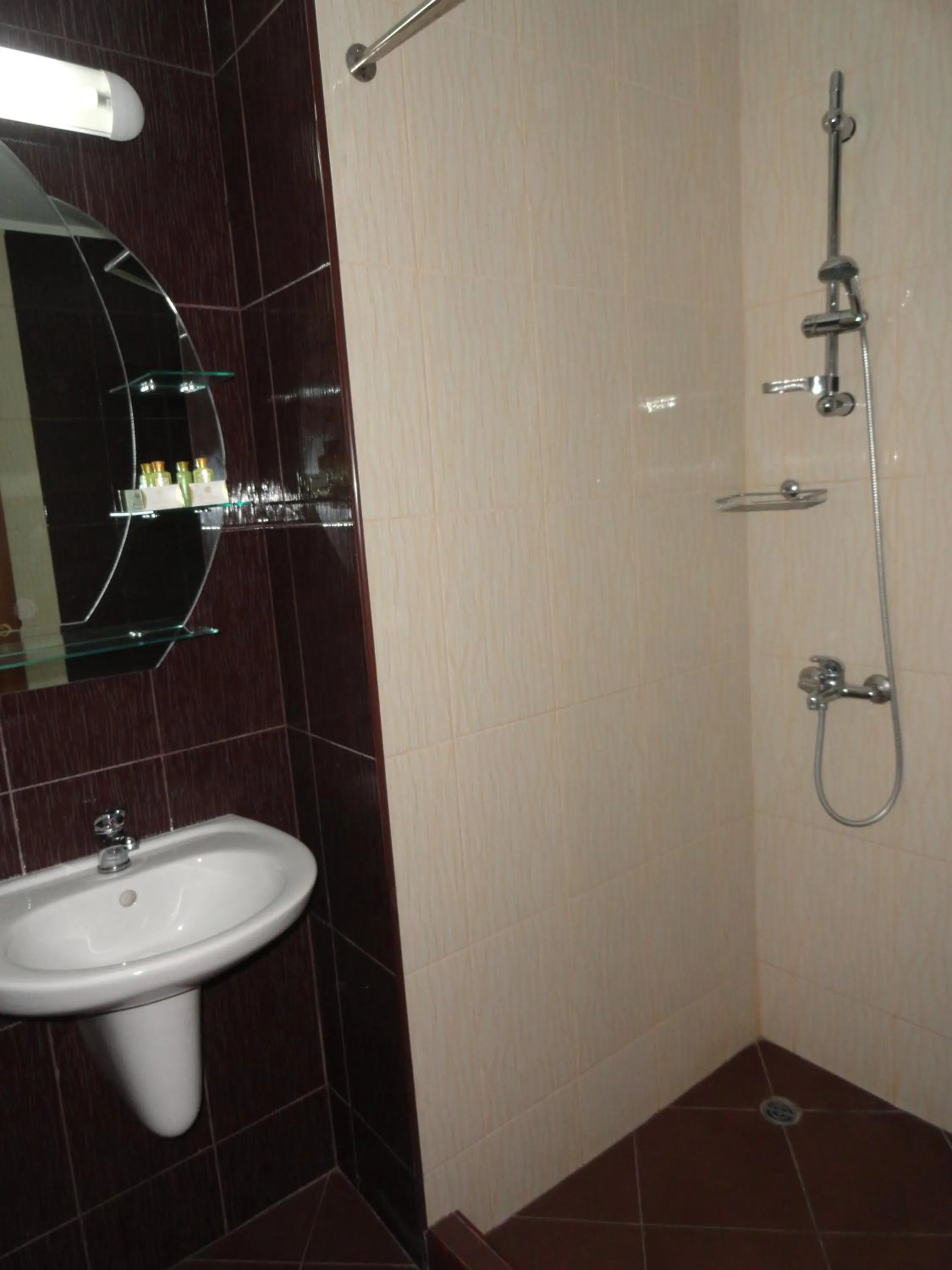 Bathroom in Cantilena Complex