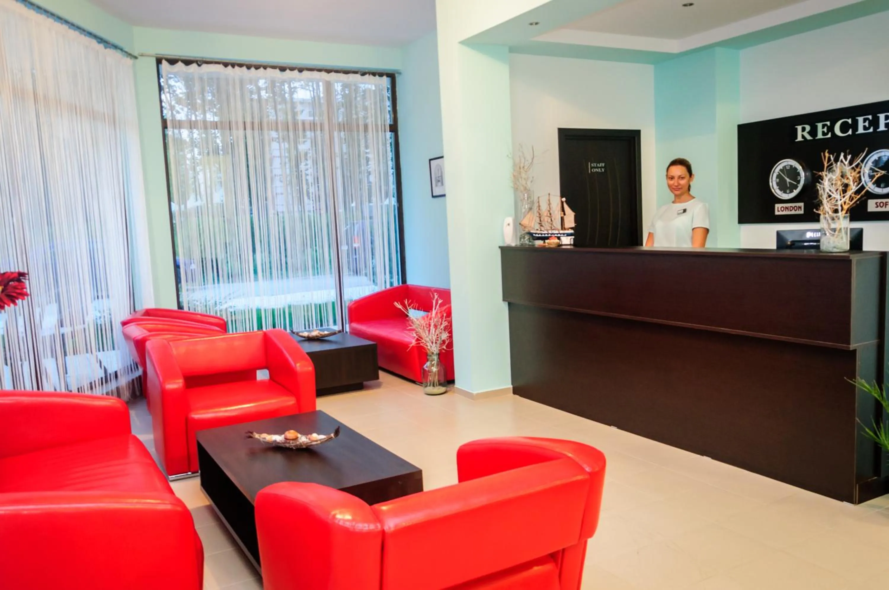 Staff in Cantilena Complex