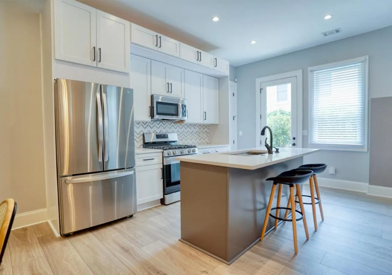 Kitchen or kitchenette in BCA Furnished Apartments