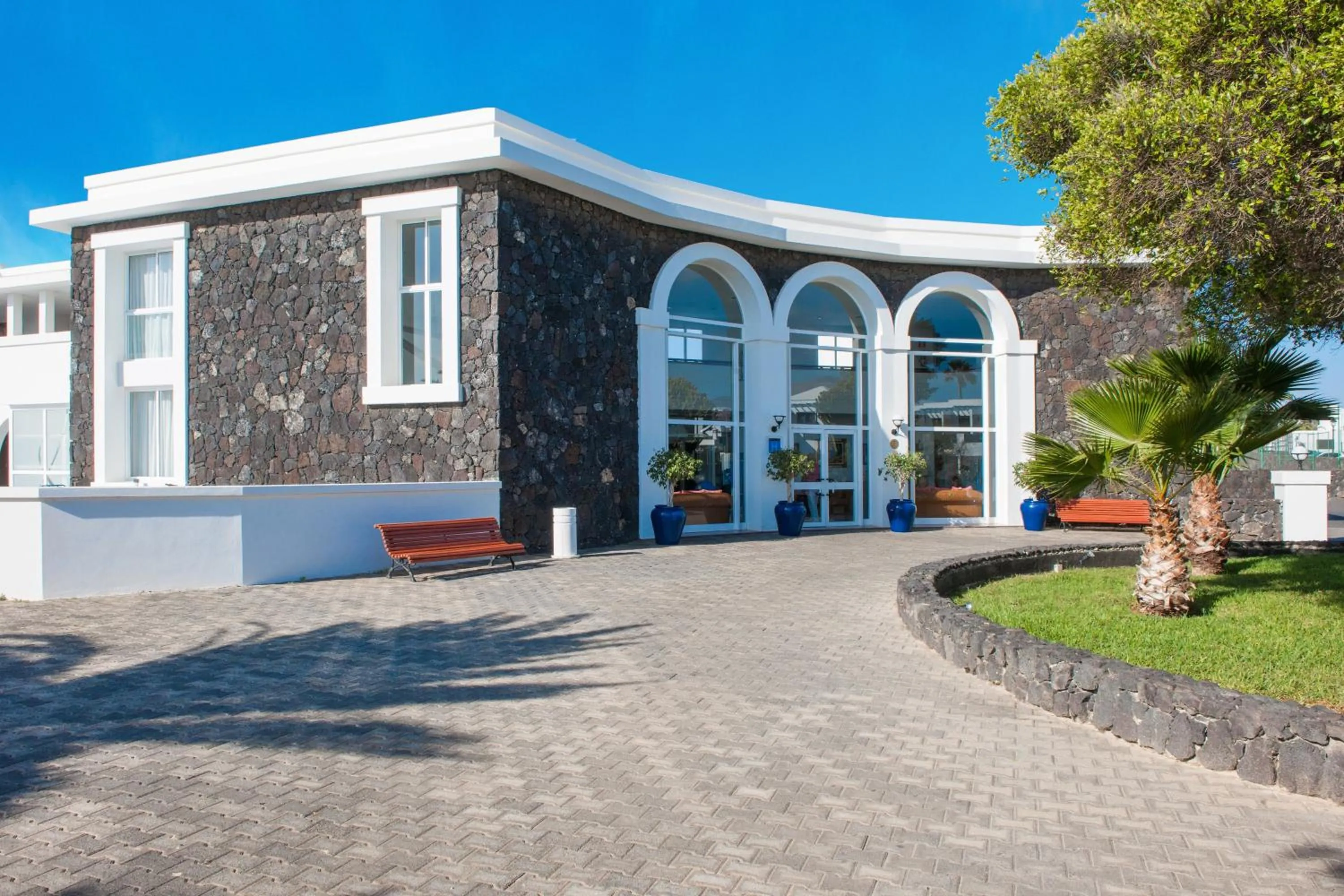 Facade/entrance in Relaxia Olivina