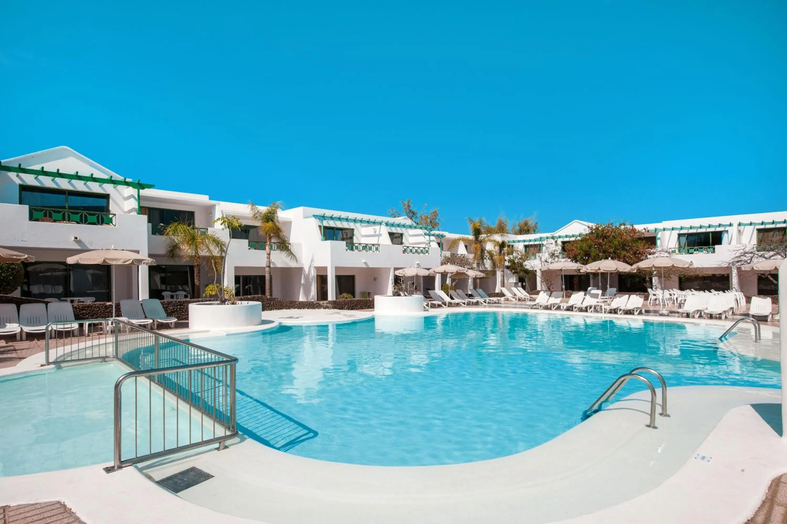 Facade/entrance in Relaxia Olivina