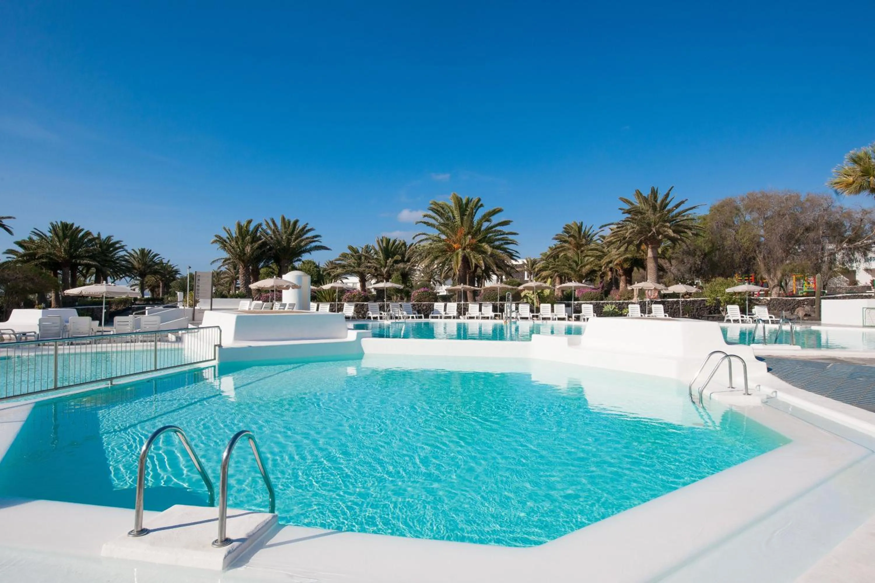 Swimming pool in Relaxia Olivina