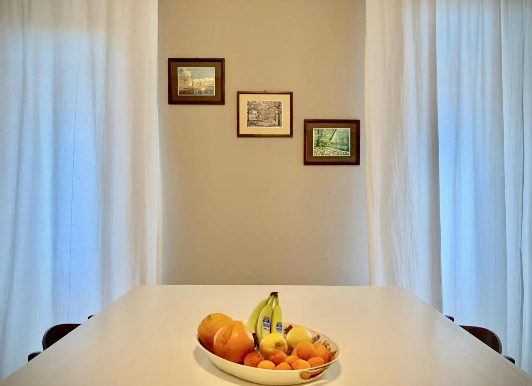 Communal lounge/ TV room in Ariel B&B