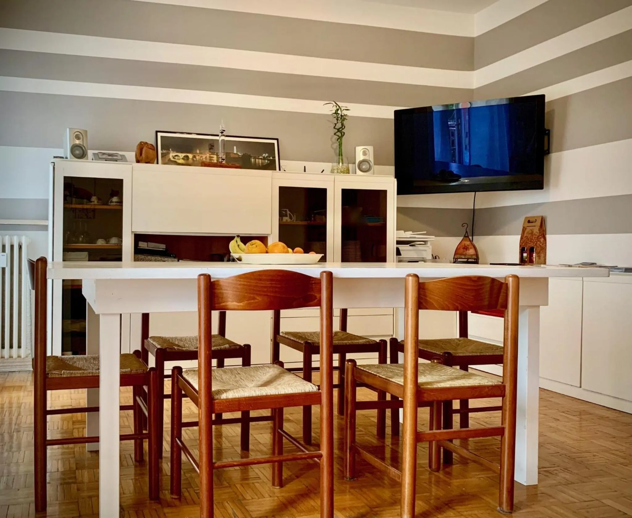 Communal lounge/ TV room in Ariel B&B