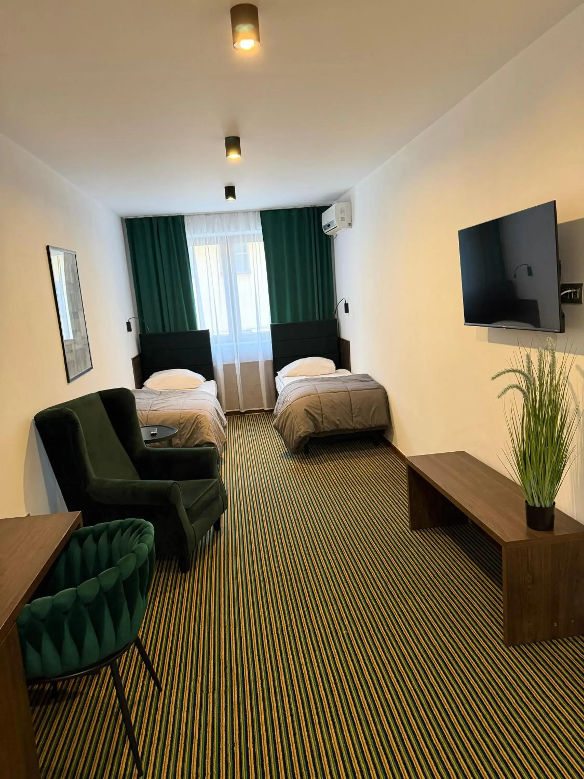 Large Twin Room in The Old Townhouse II Large Twin Room in The Old Townhouse II