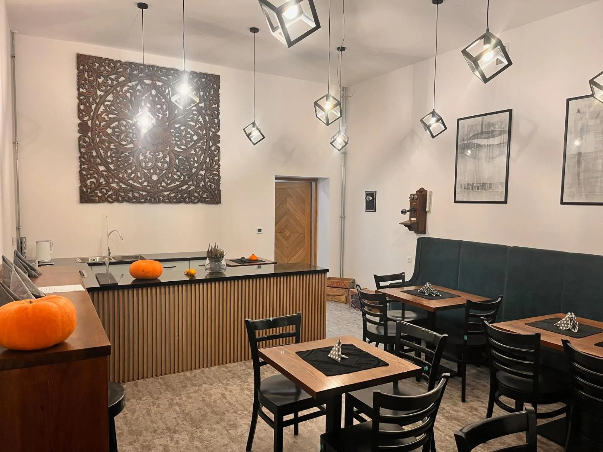 Breakfast in The Old Townhouse II