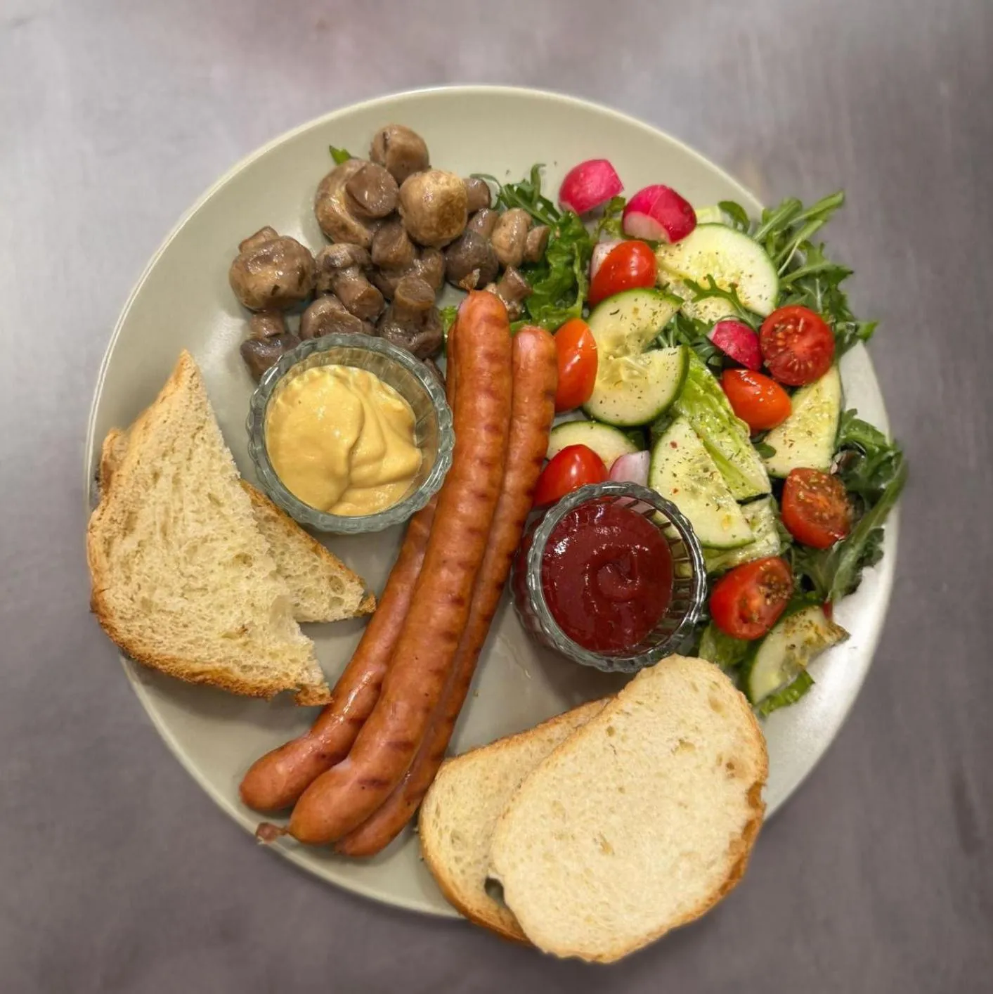 Restaurant/places to eat in The Old Townhouse II