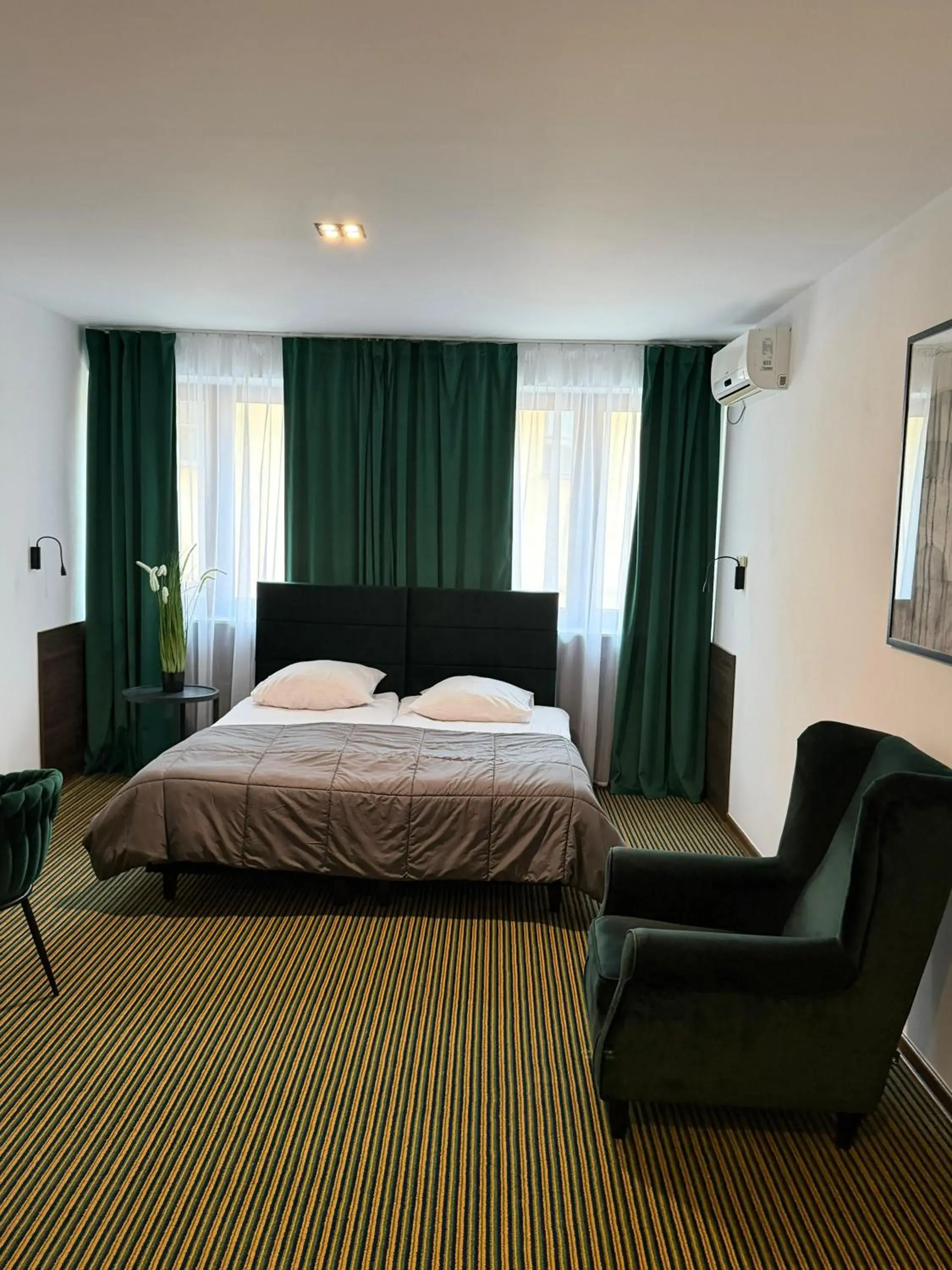 Double Room in The Old Townhouse II Double Room in The Old Townhouse II