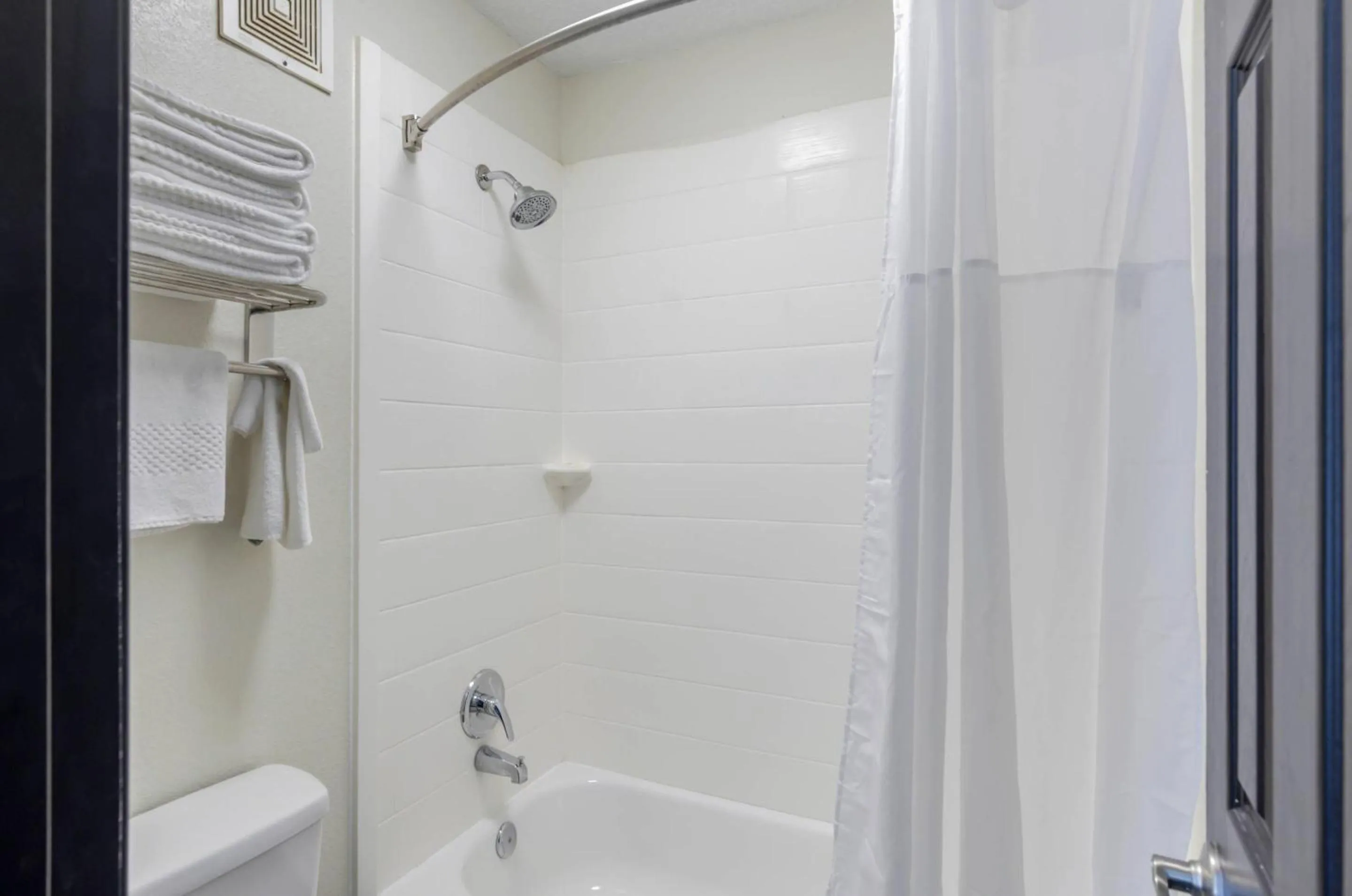 Bedroom in Suburban Studios Verona - Staunton North