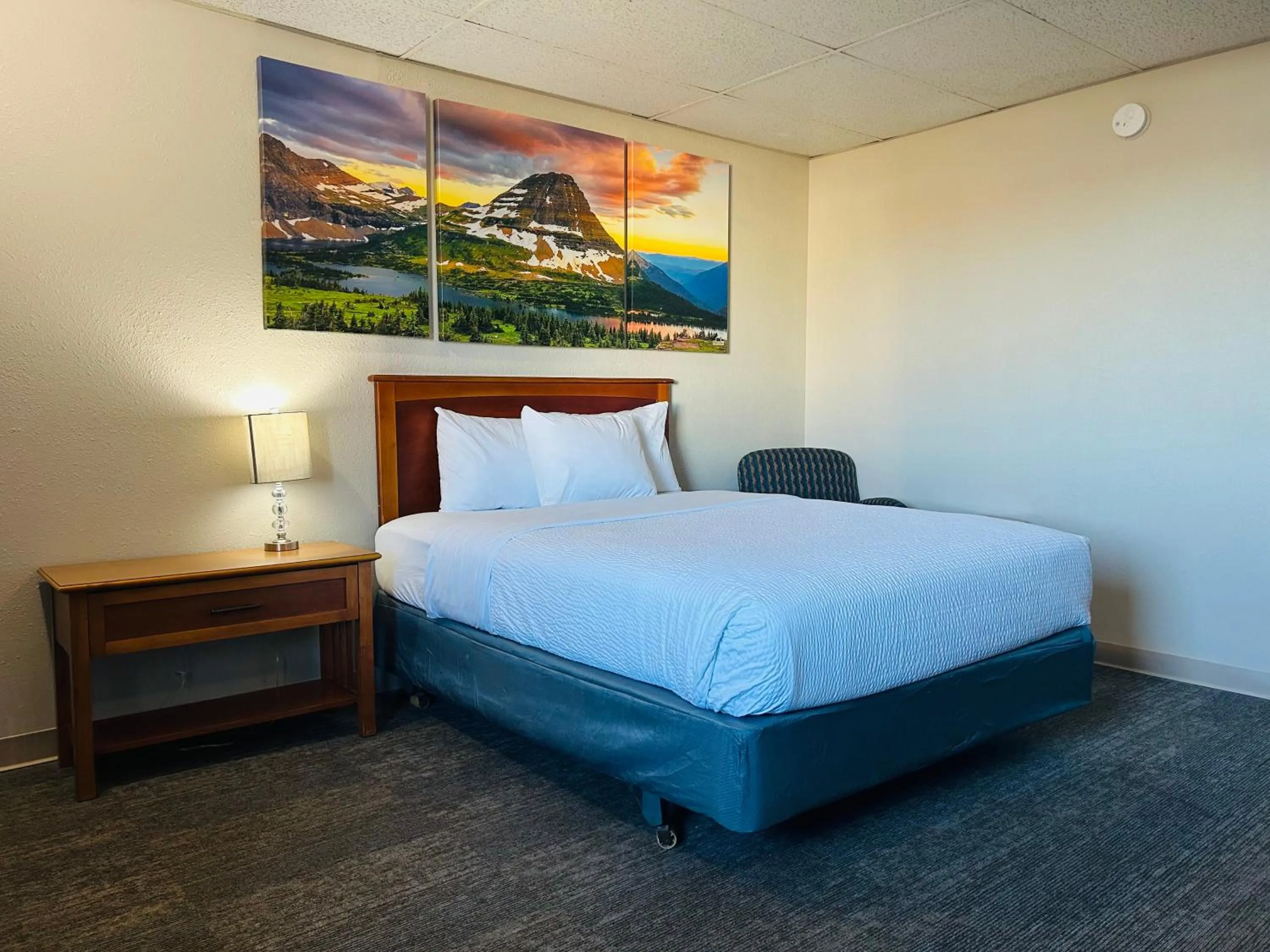 Bed in Days Inn by Wyndham Wheatland