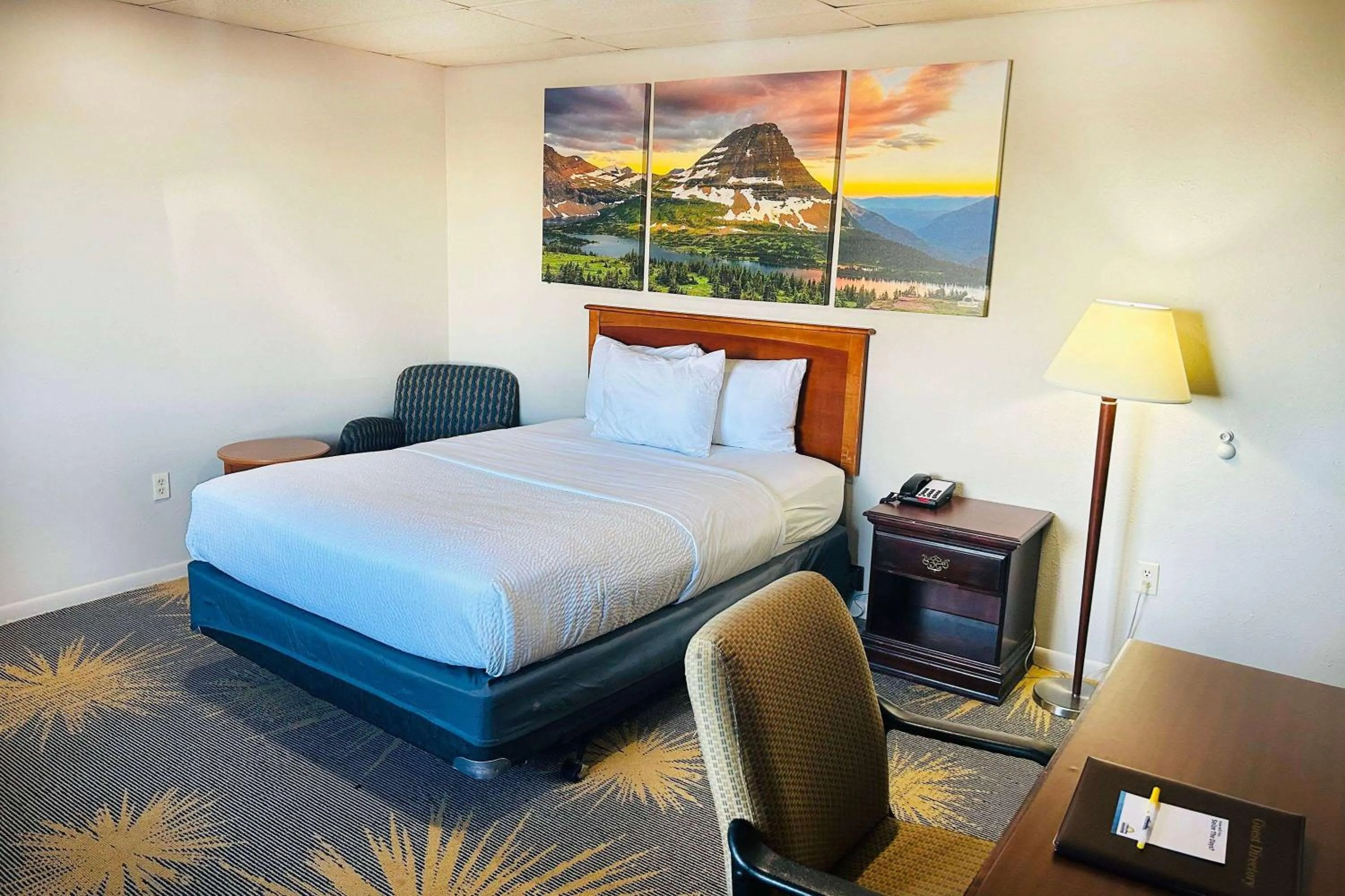 Photo of the whole room, Bed in Days Inn by Wyndham Wheatland