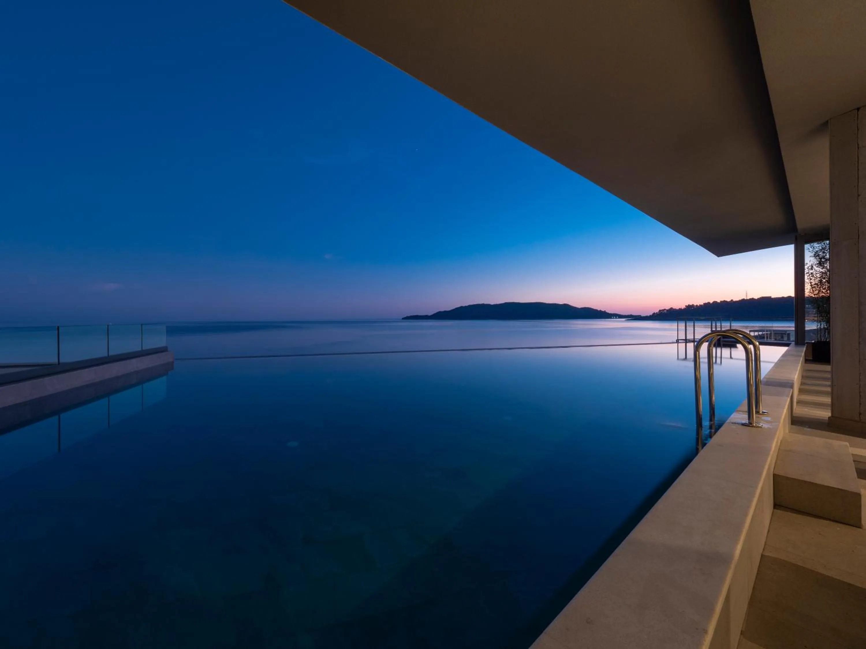 Swimming pool in Sea Star Budva