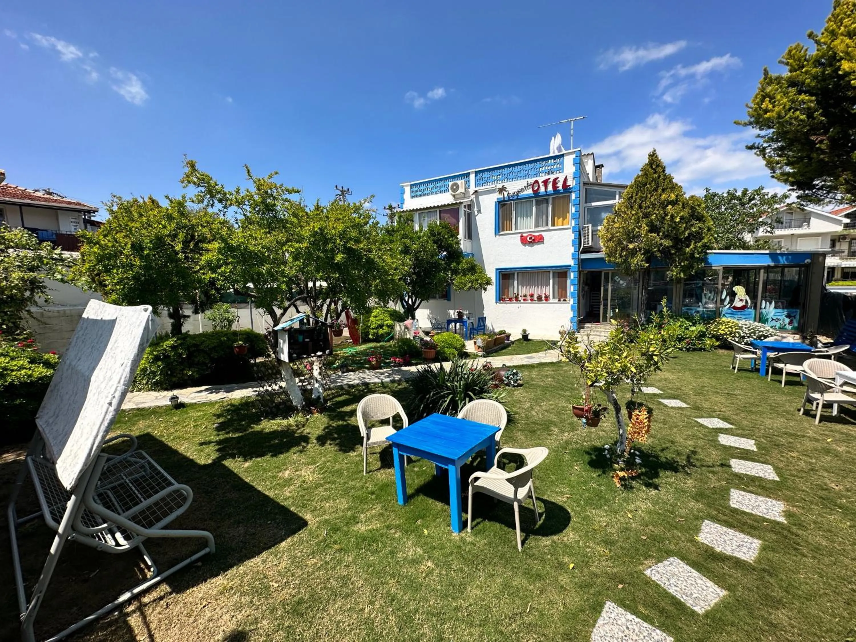 Garden in Bonjourla Otel