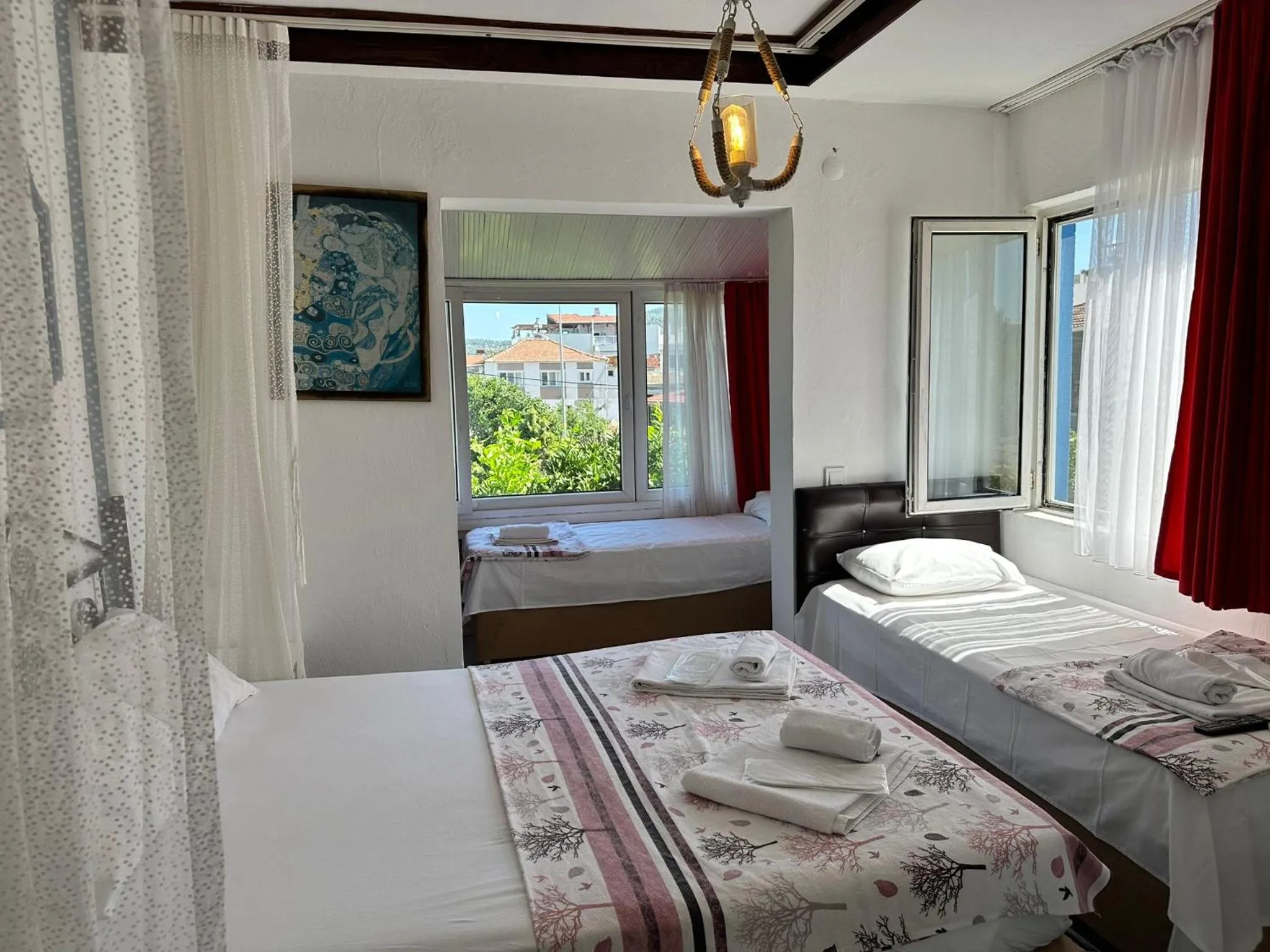 Photo of the whole room, Bed in Bonjourla Otel