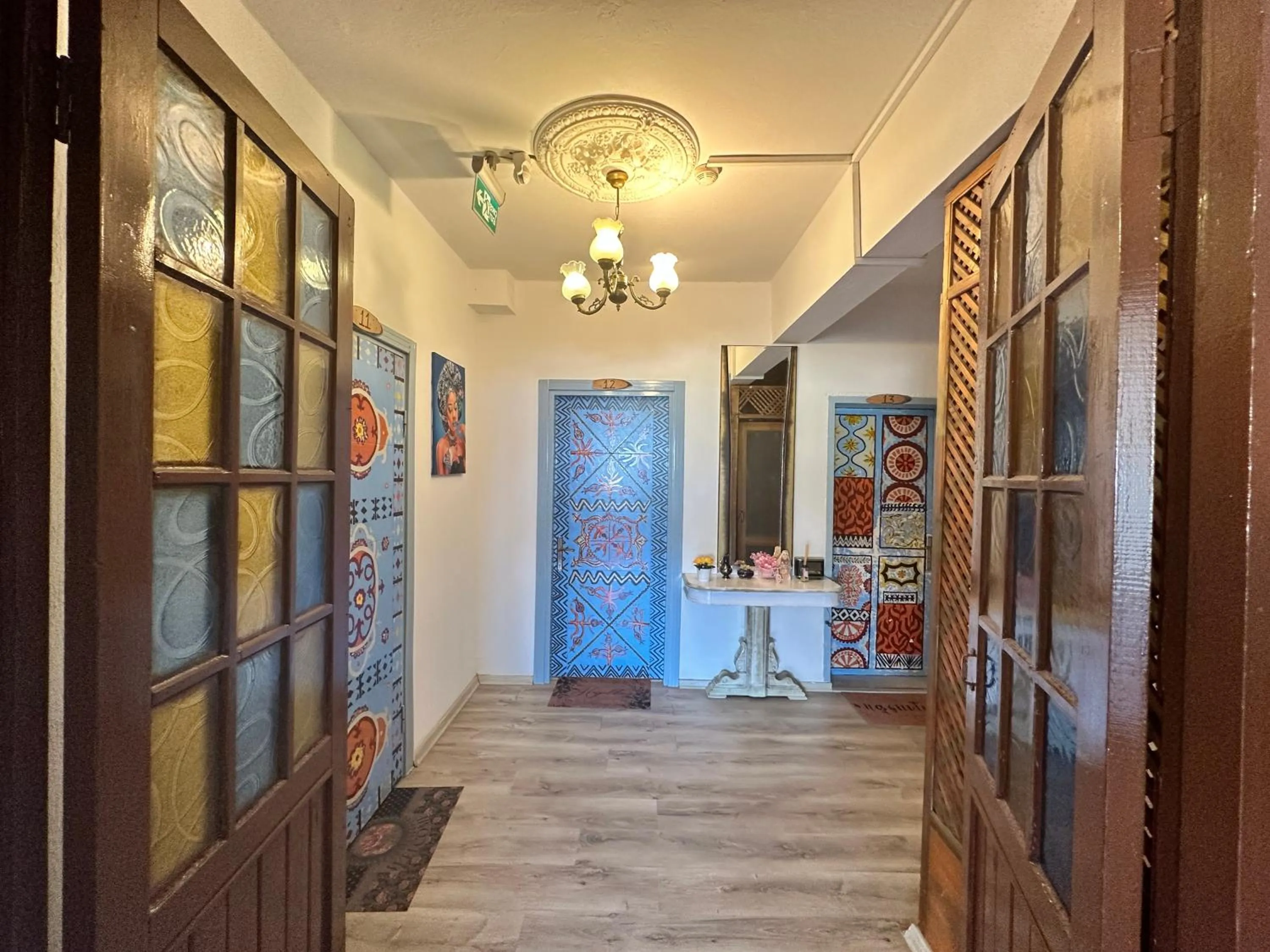 Decorative detail in Bonjourla Otel