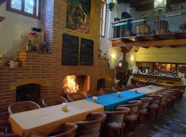 Restaurant/places to eat in Hotel La Casona
