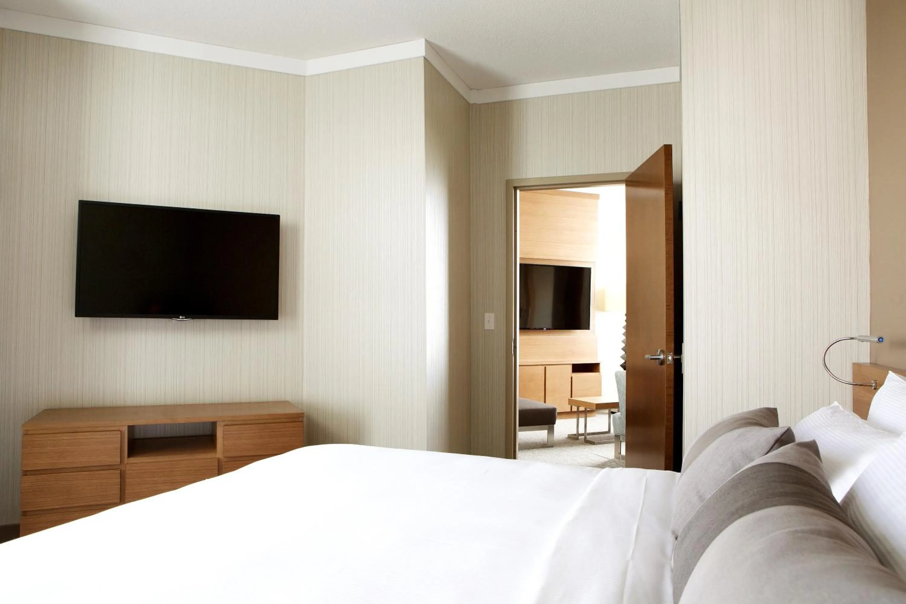 Photo of the whole room, Bed in Grey Eagle Resort