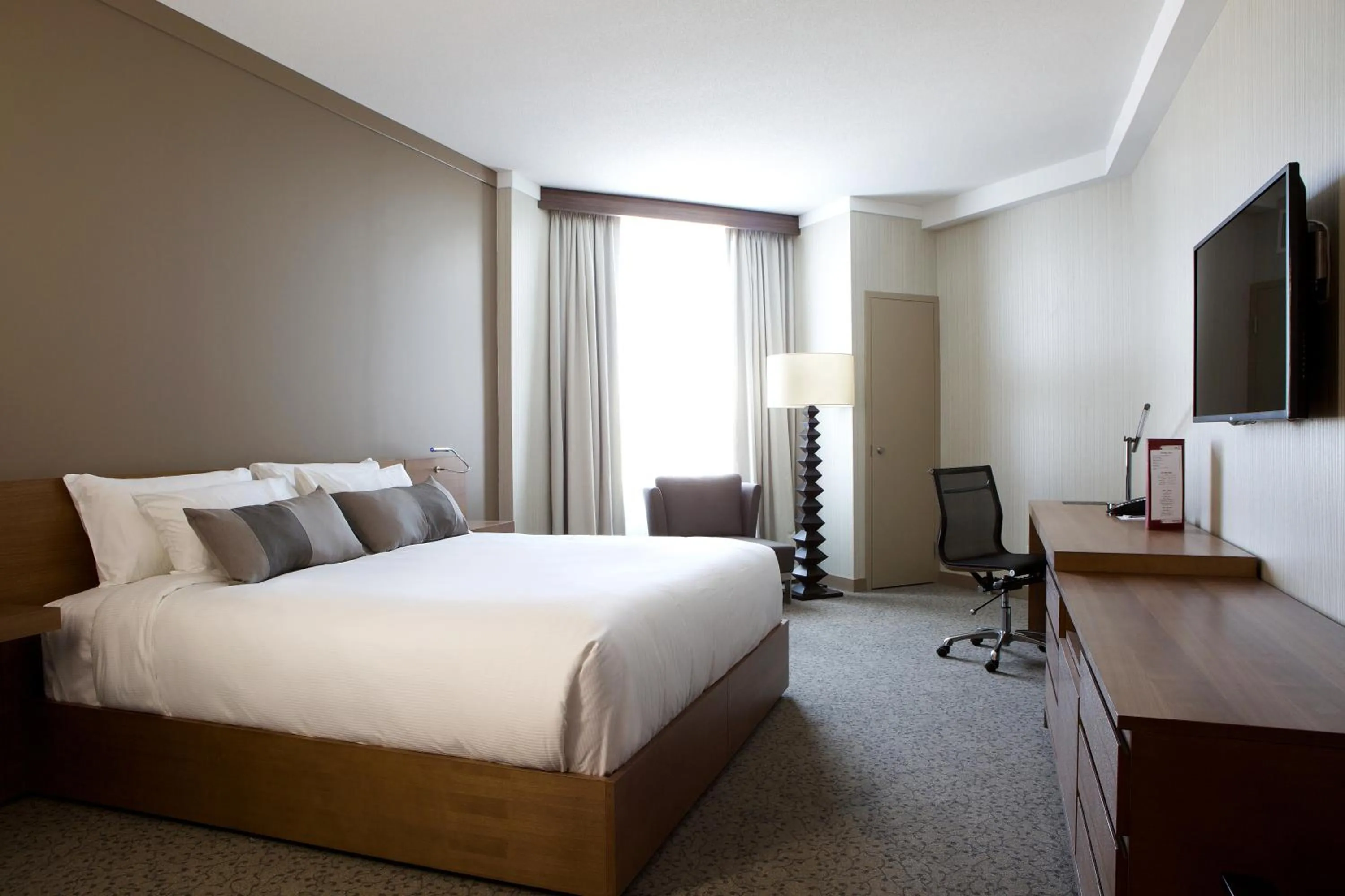 Bedroom, Bed in Grey Eagle Resort