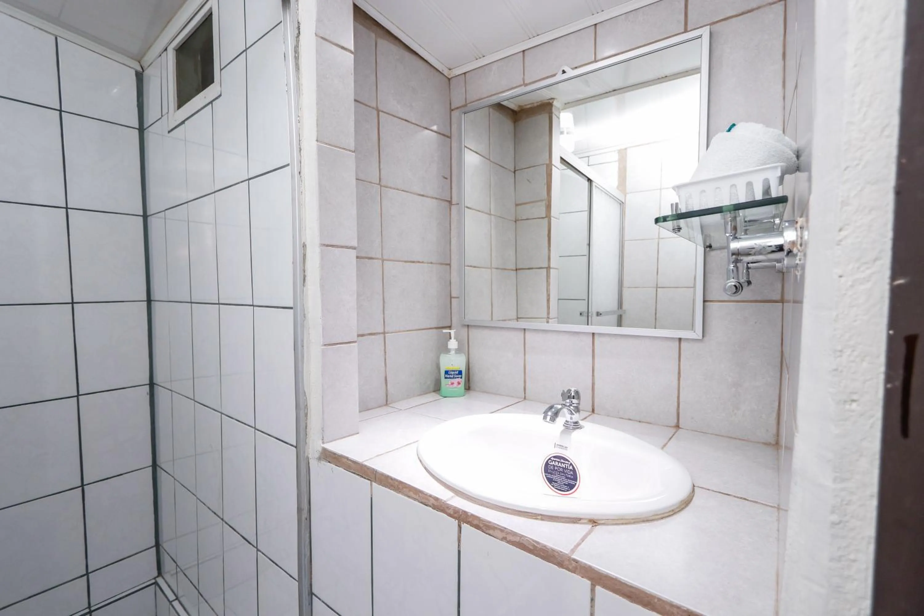 Toilet in Hotel Flor Blanca