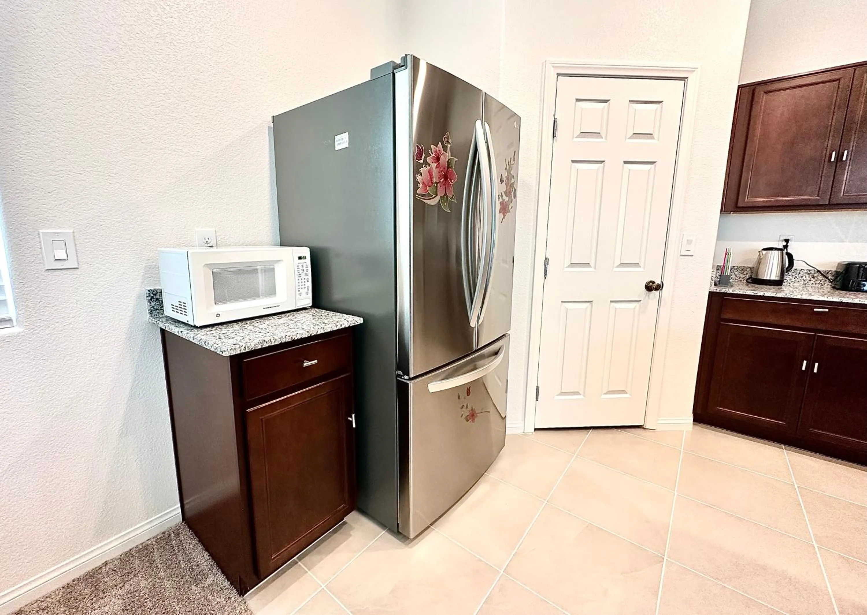 Kitchen or kitchenette in Spacious House, 5 bedrooms, Sleeps 12, Near Las Vegas Strip and Airport