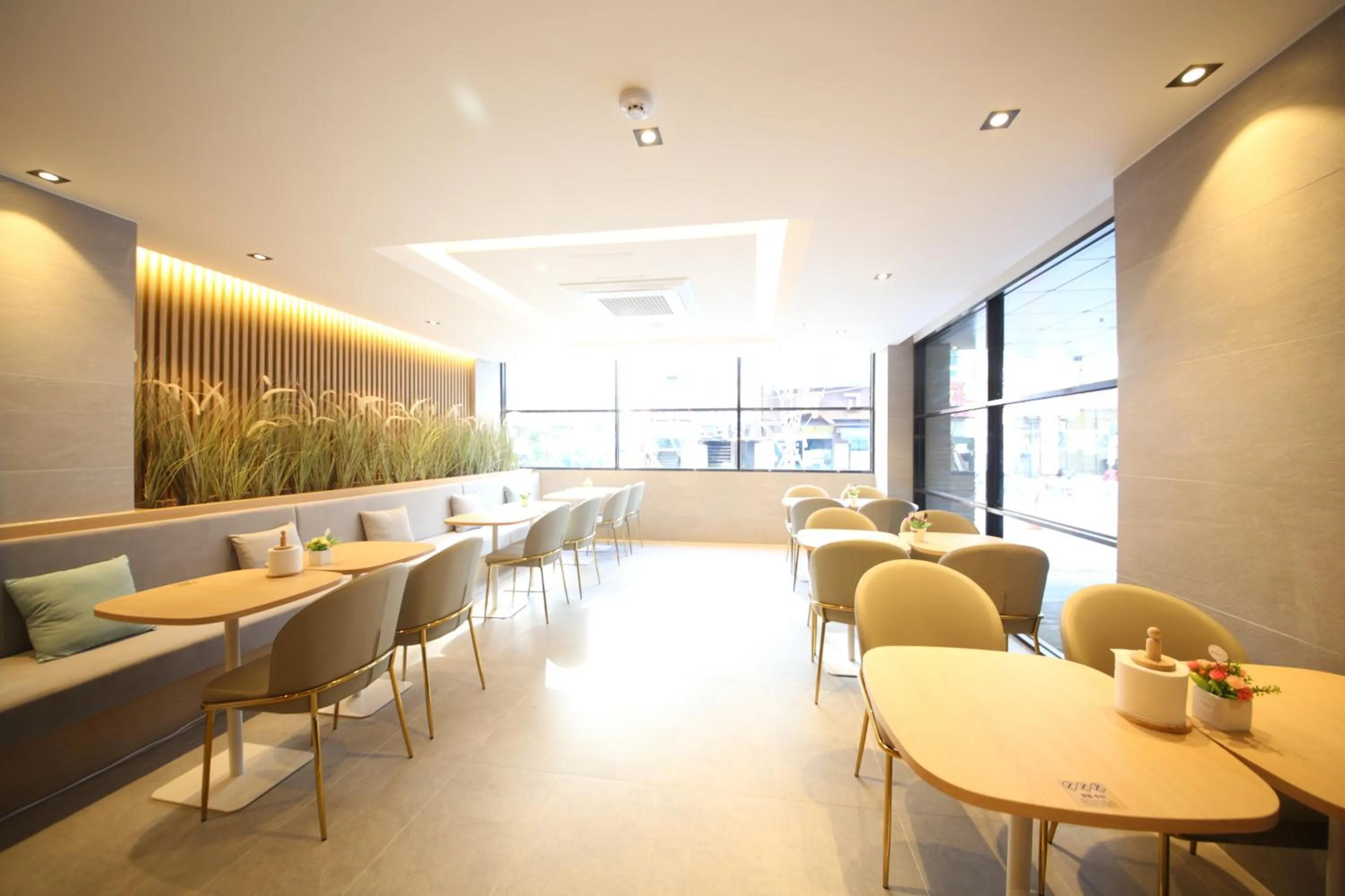 Busan Sasang The Van Hotel