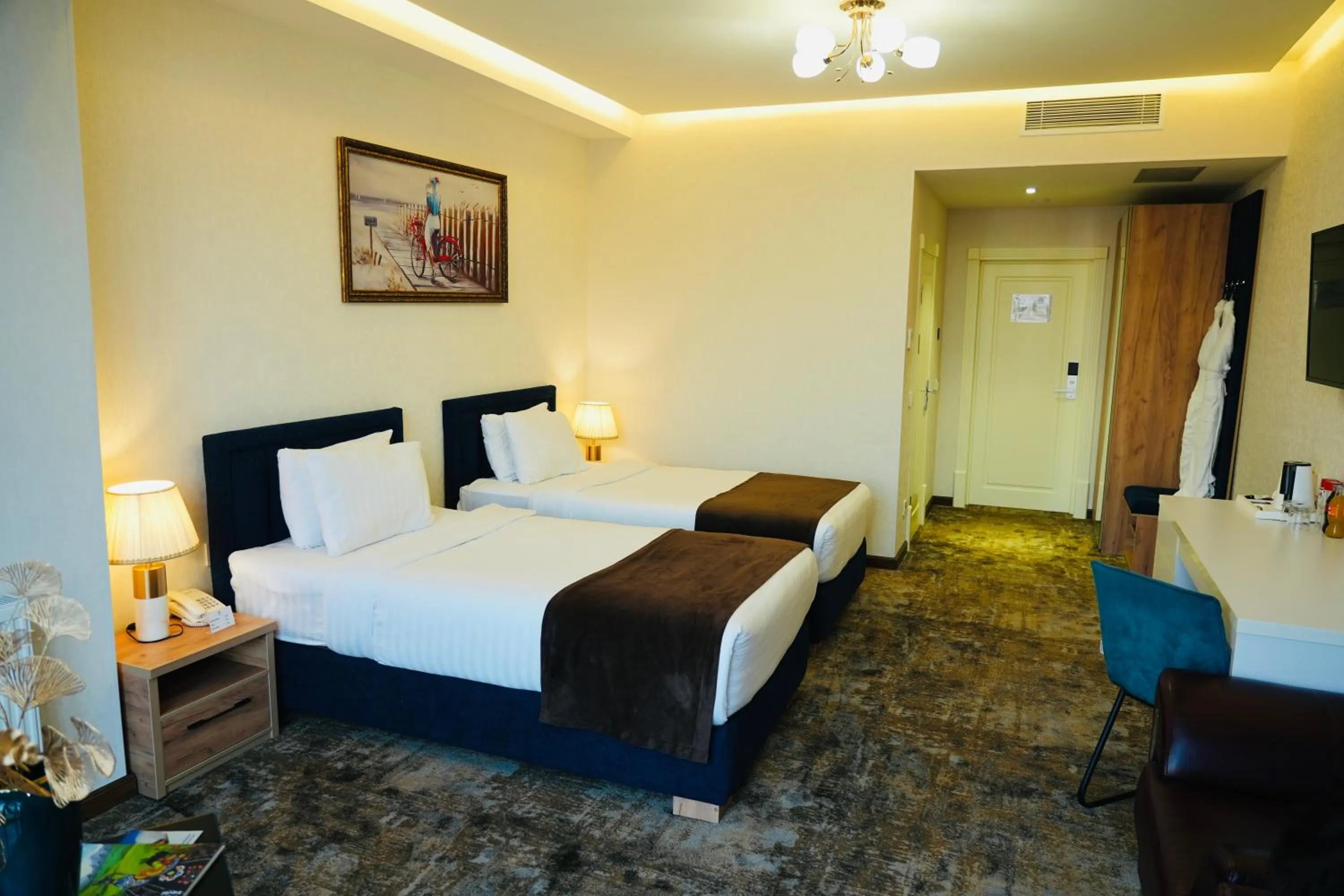 Bed in Garnet Mir Hotel