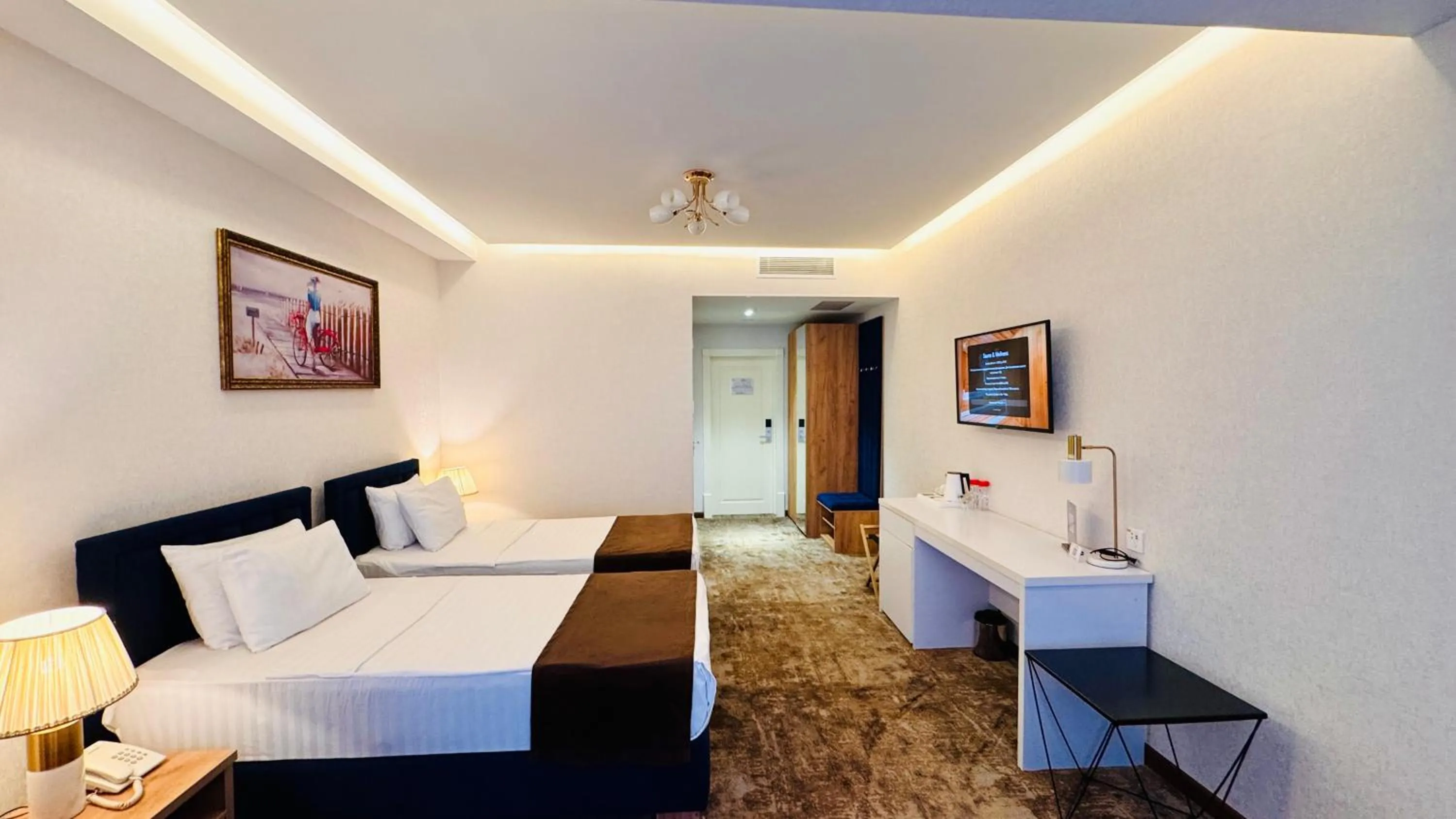 Bed in Garnet Mir Hotel