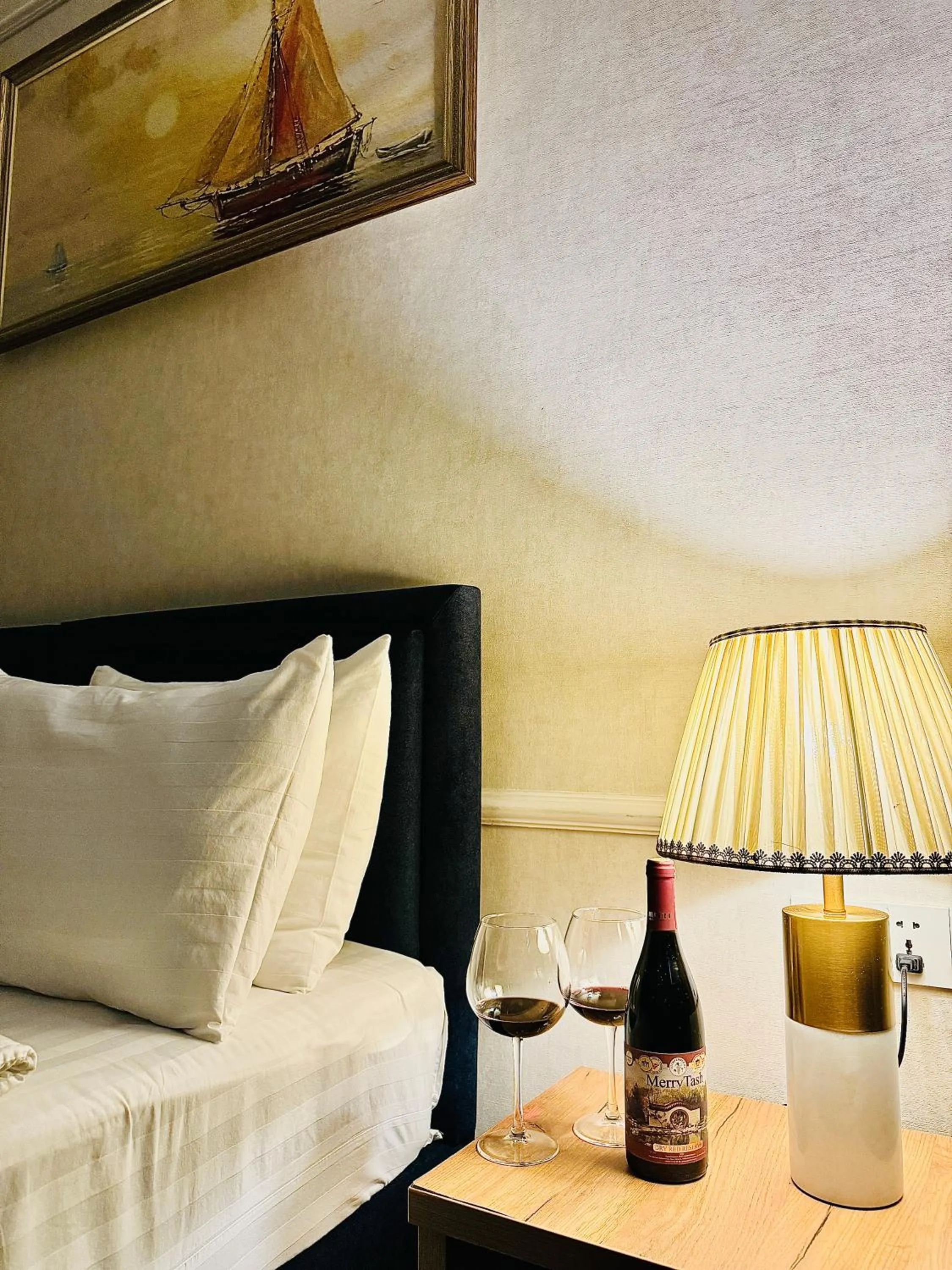 Bed in Garnet Mir Hotel