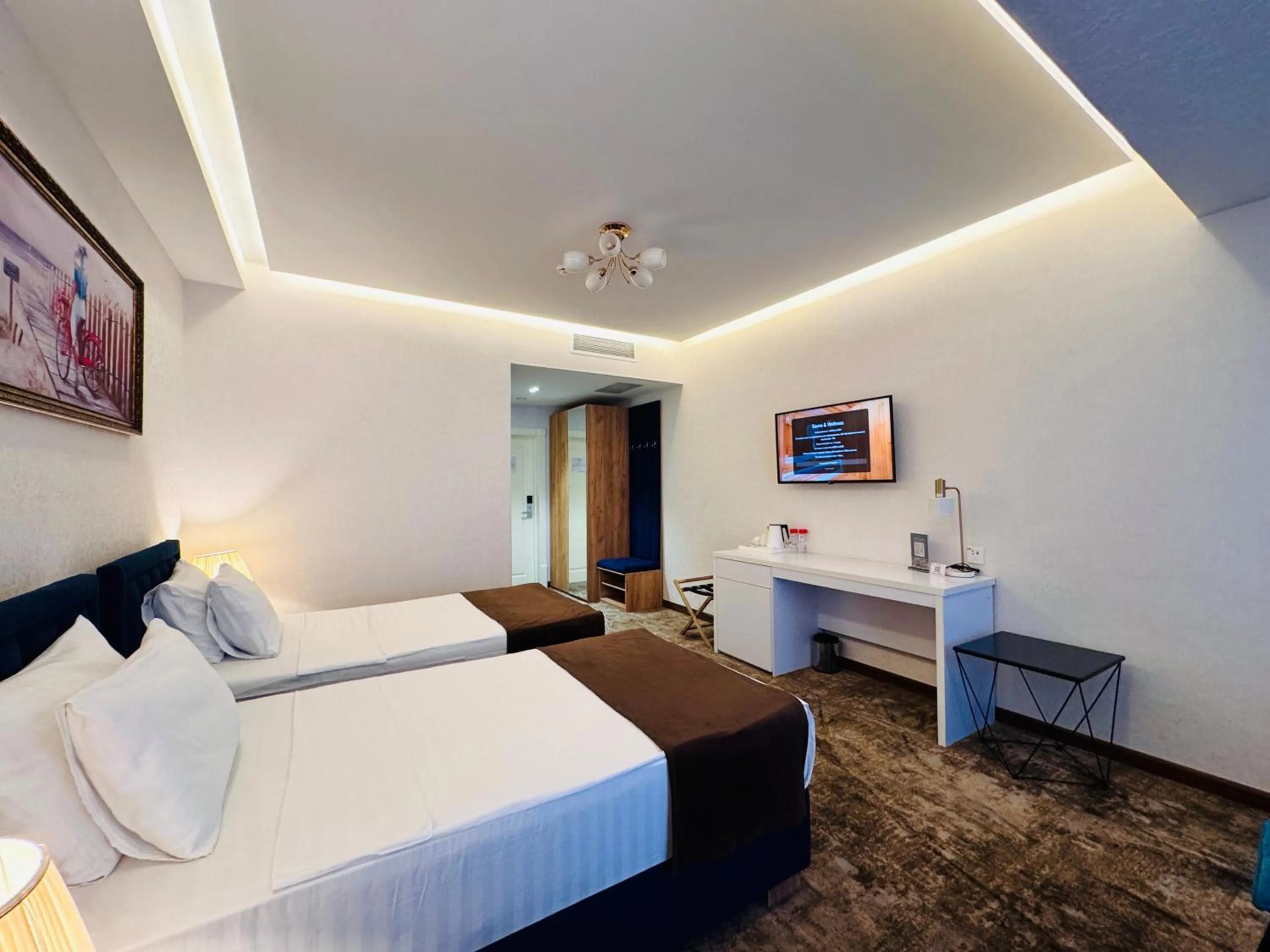 Bed in Garnet Mir Hotel