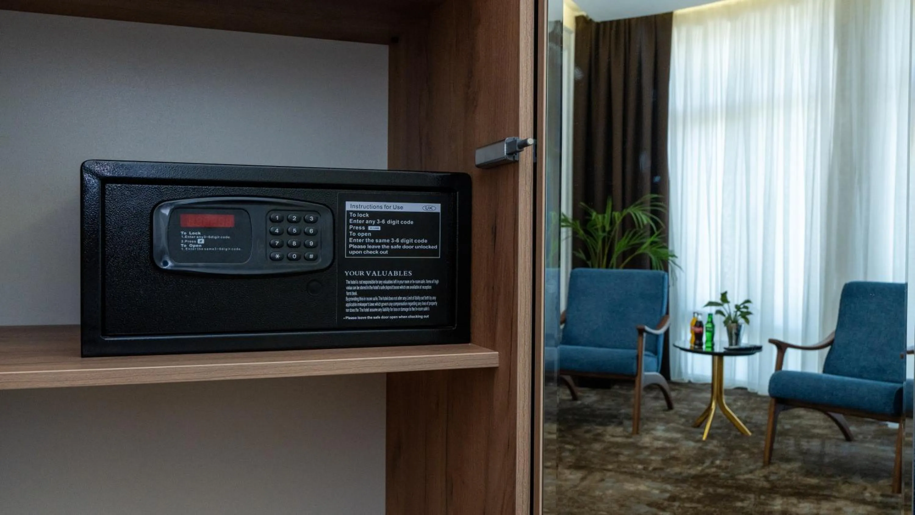 Living room in Garnet Mir Hotel