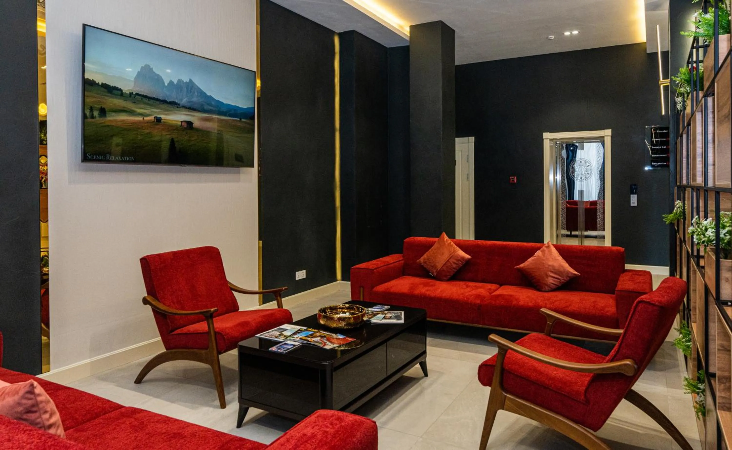 Restaurant/places to eat in Garnet Mir Hotel