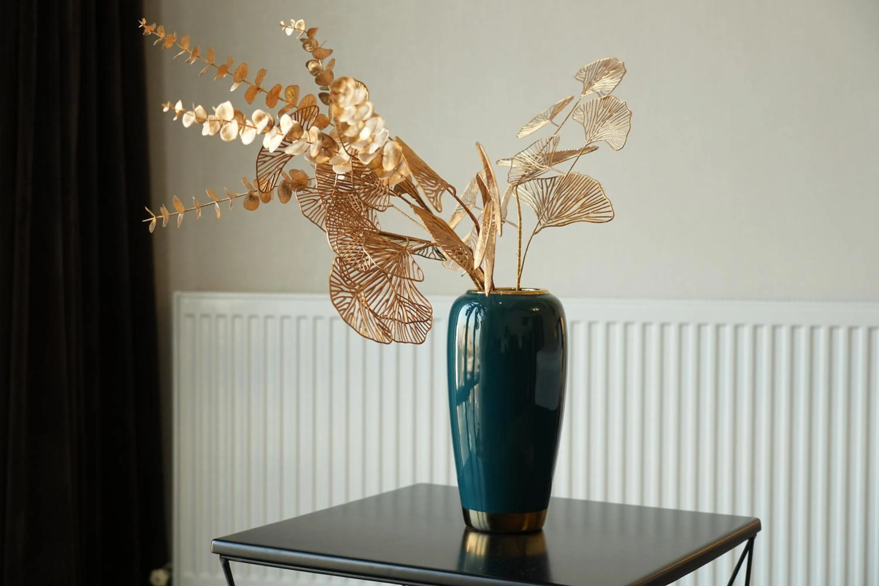 Decorative detail in Garnet Mir Hotel