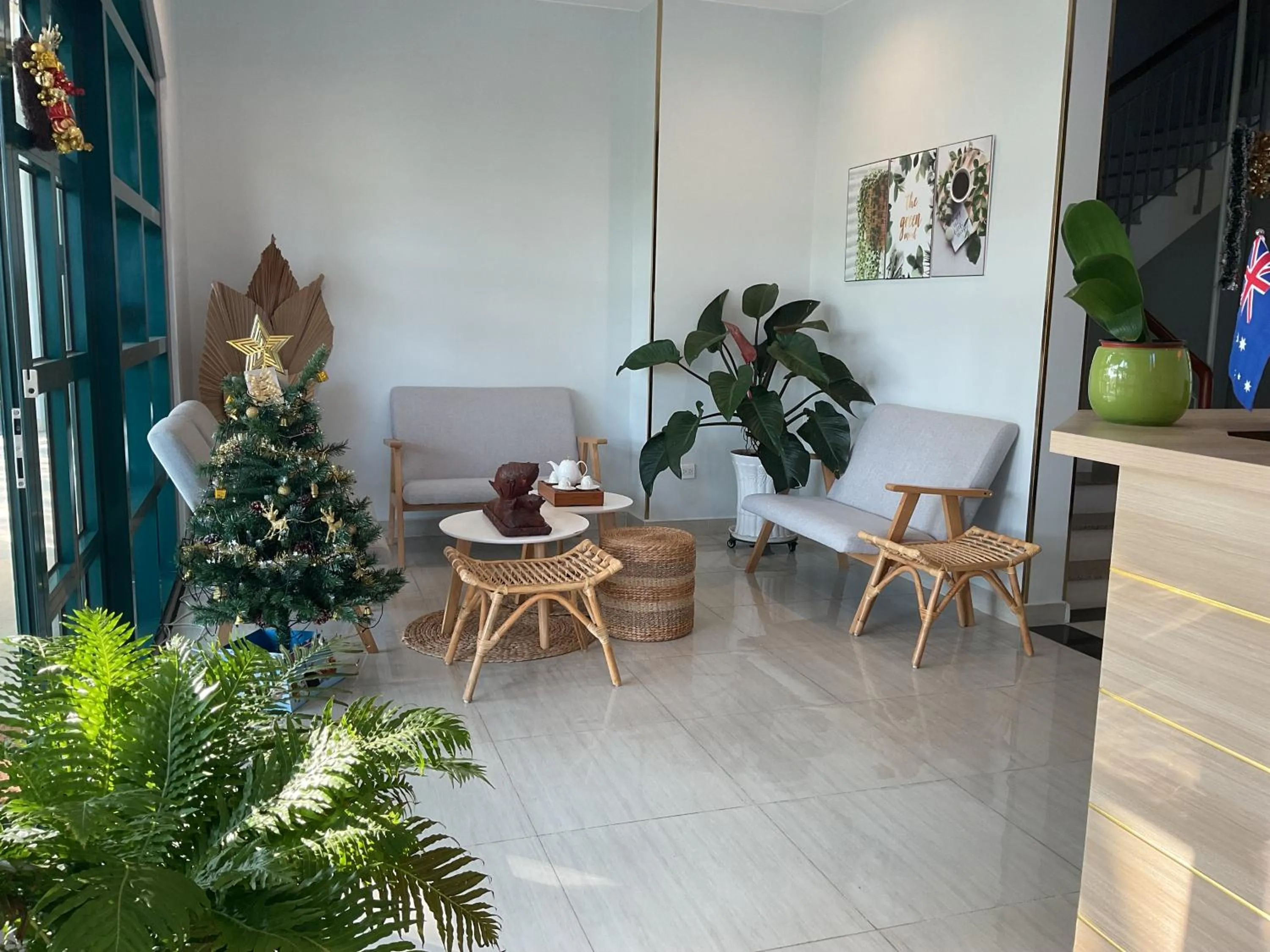 Communal lounge/ TV room in Green Inn Phu Quoc Hotel