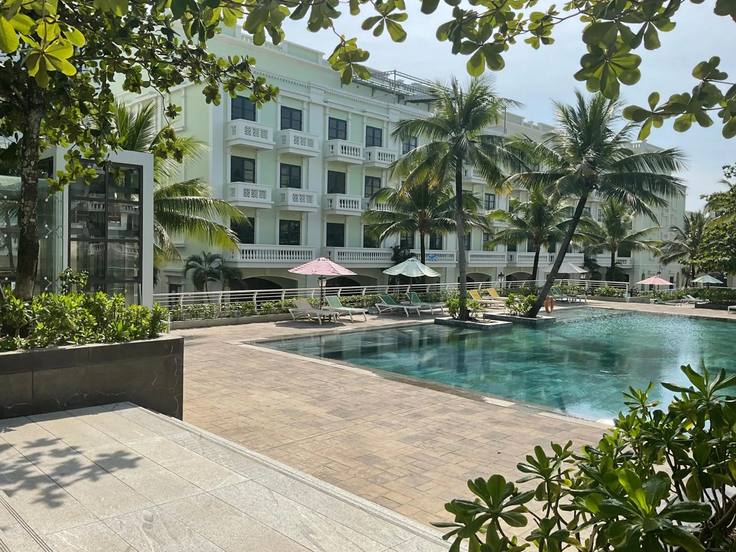Swimming pool in Green Inn Phu Quoc Hotel