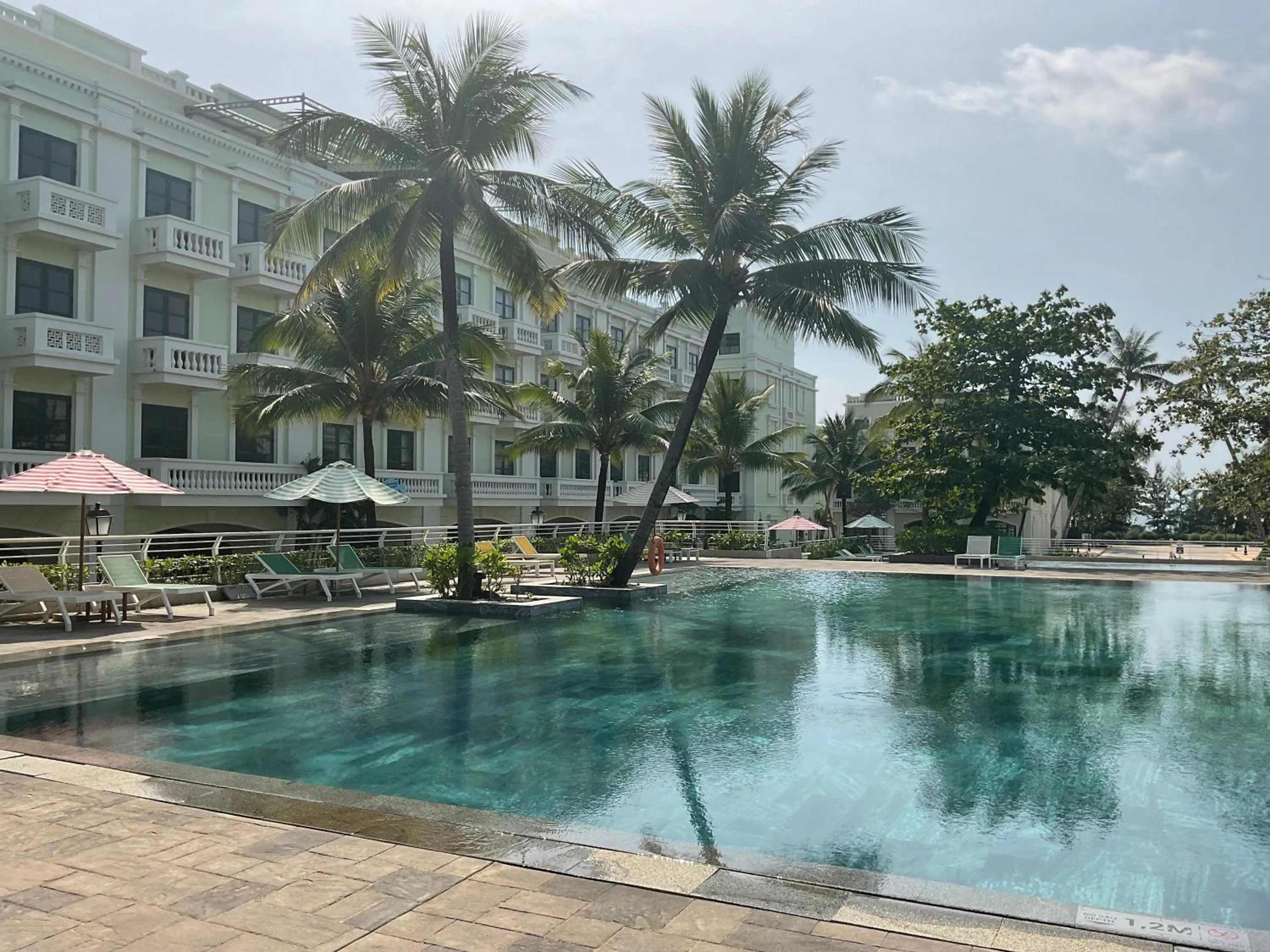 Swimming pool in Green Inn Phu Quoc Hotel