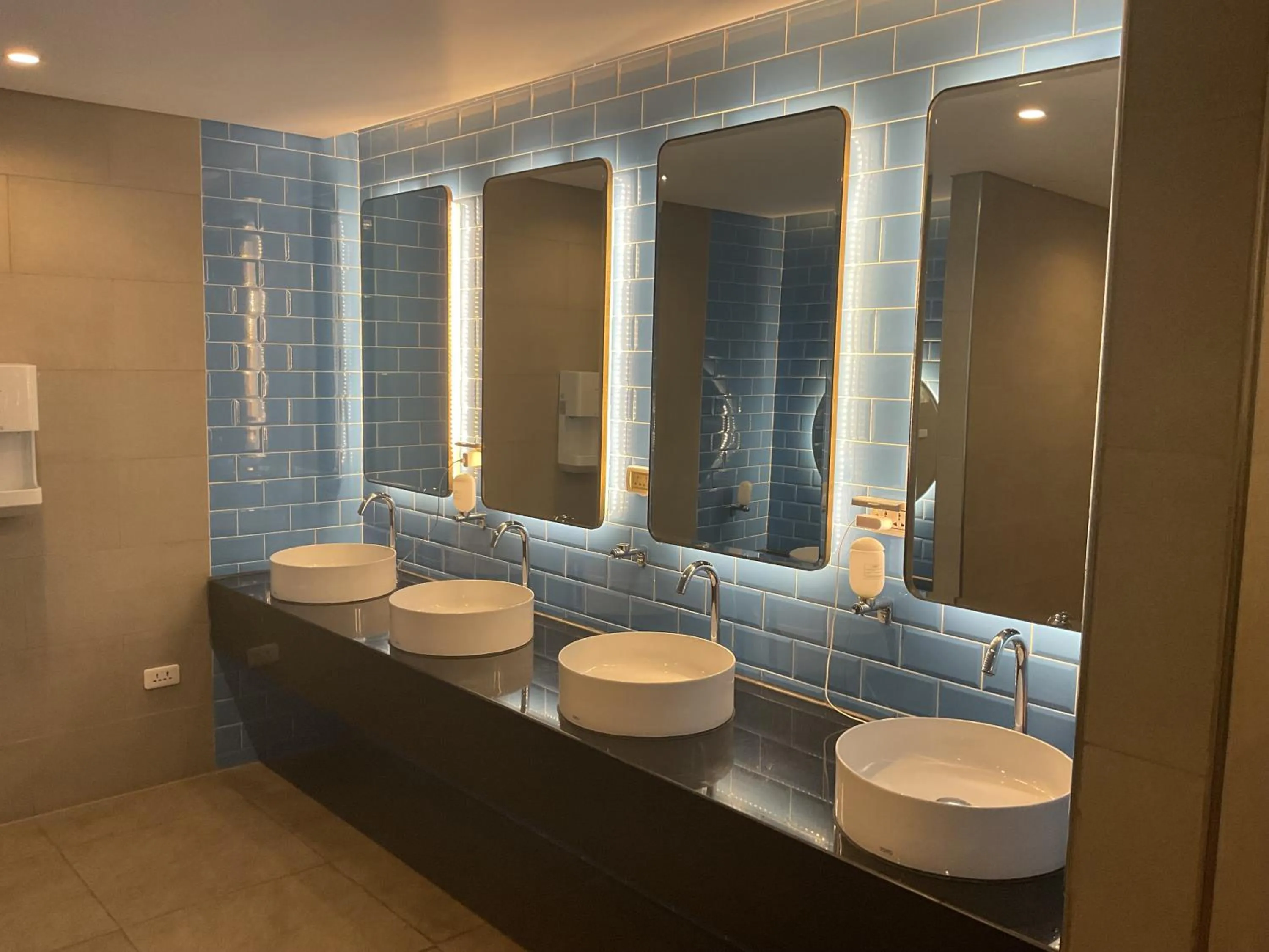 Public Bath in Green Inn Phu Quoc Hotel