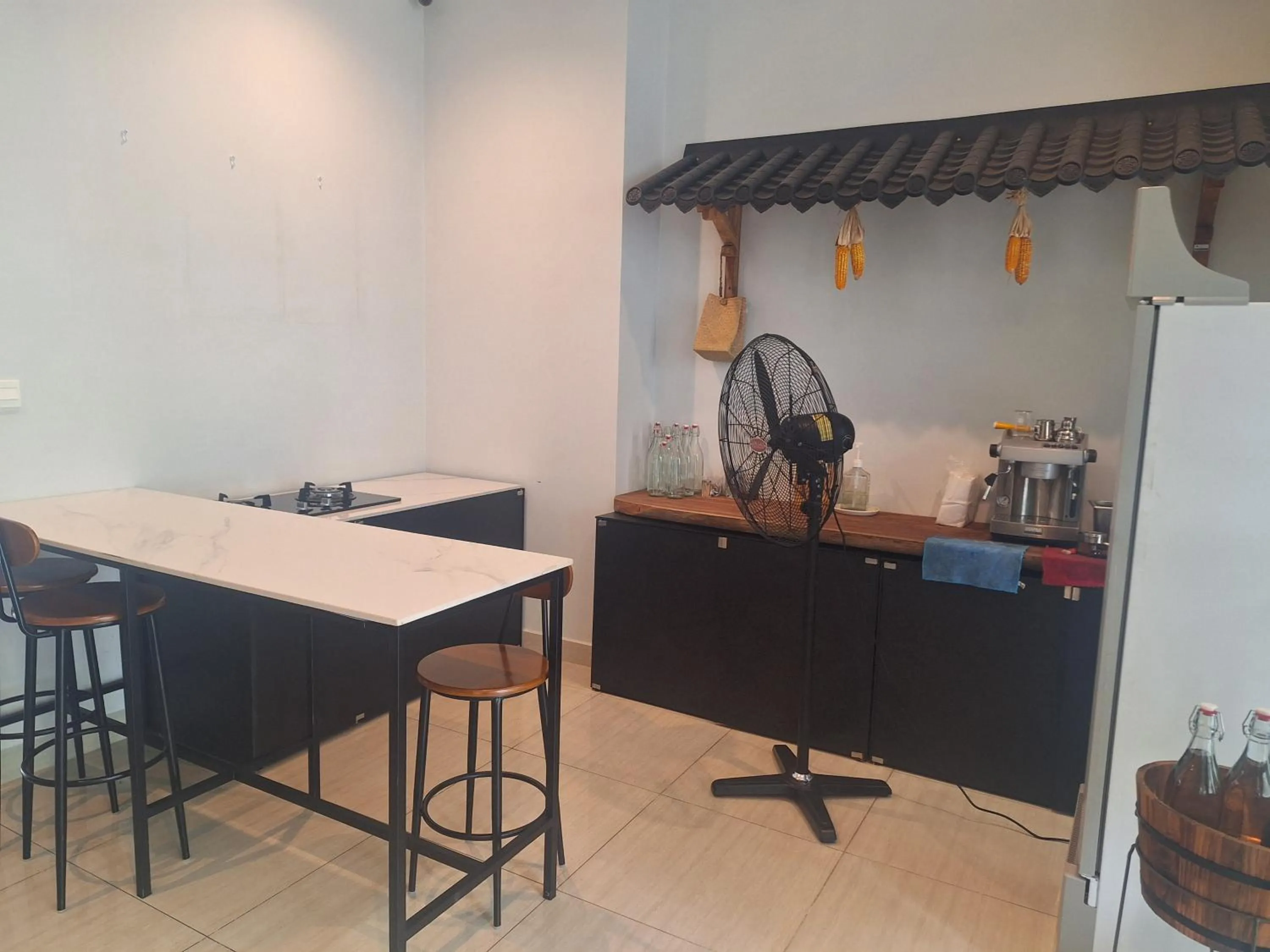 Kitchen or kitchenette in Green Inn Phu Quoc Hotel