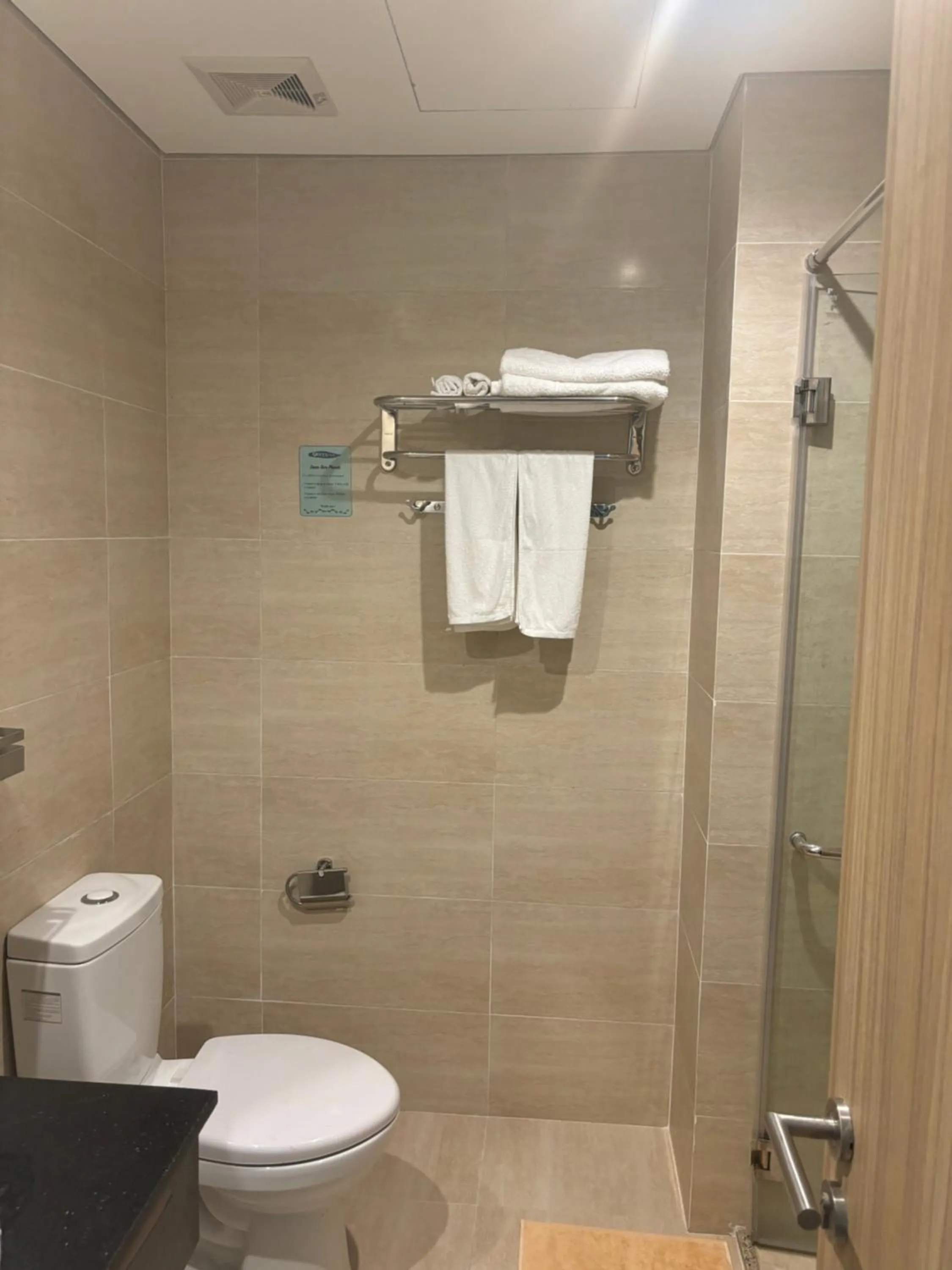 Toilet in Green Inn Phu Quoc Hotel