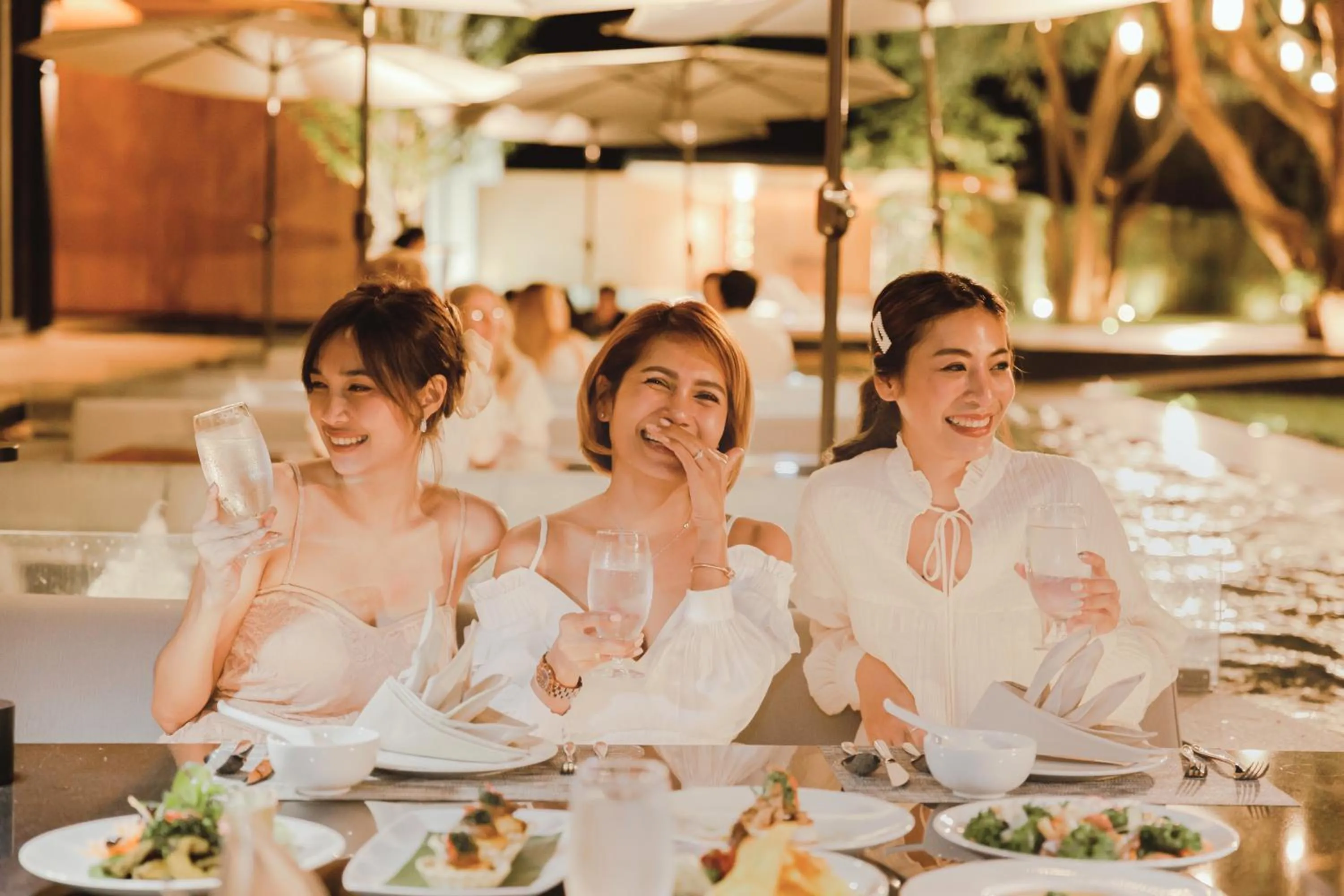 Restaurant/places to eat in Riva Vista Riverfront Resort Chiang Rai