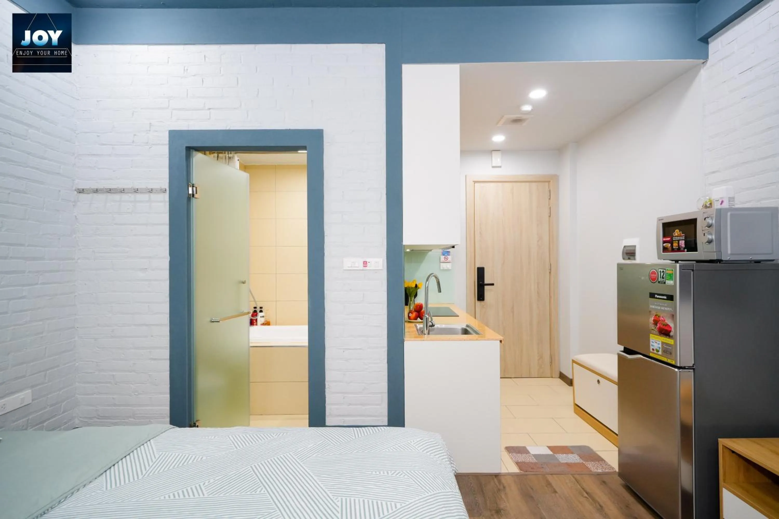 Kitchen or kitchenette, Bed in JOY APARTMENT TAY HO