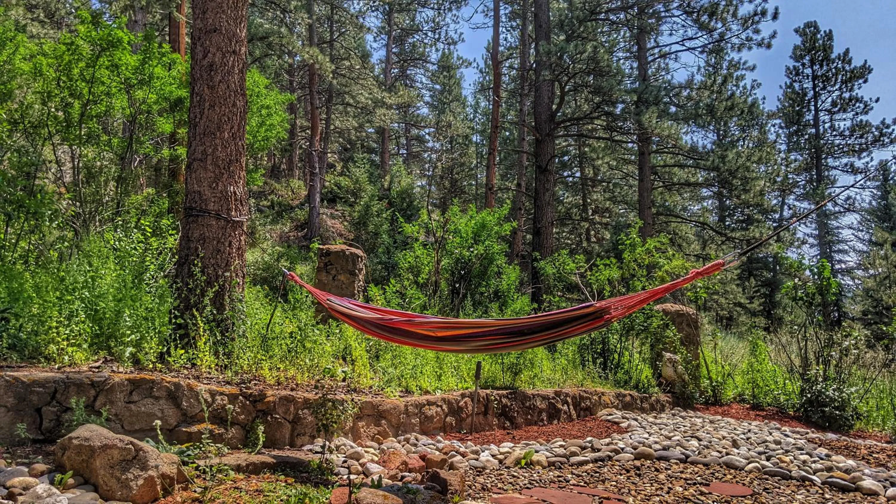 Garden in Alpen Way Chalet Mountain Lodge